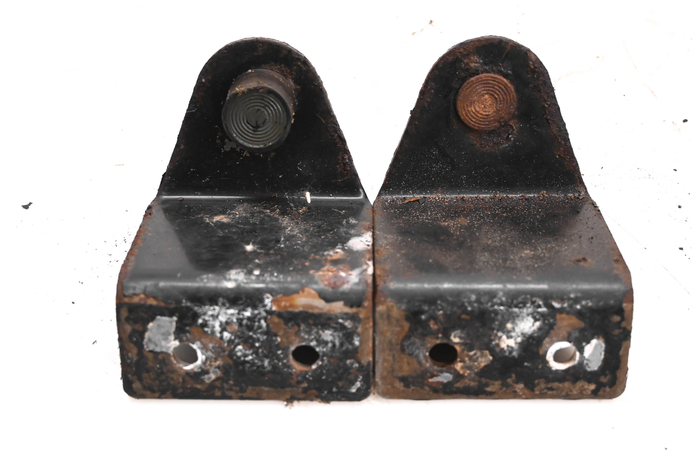 08 Bobcat 2200S 4x4 Diesel Engine Motor Brackets Mounts