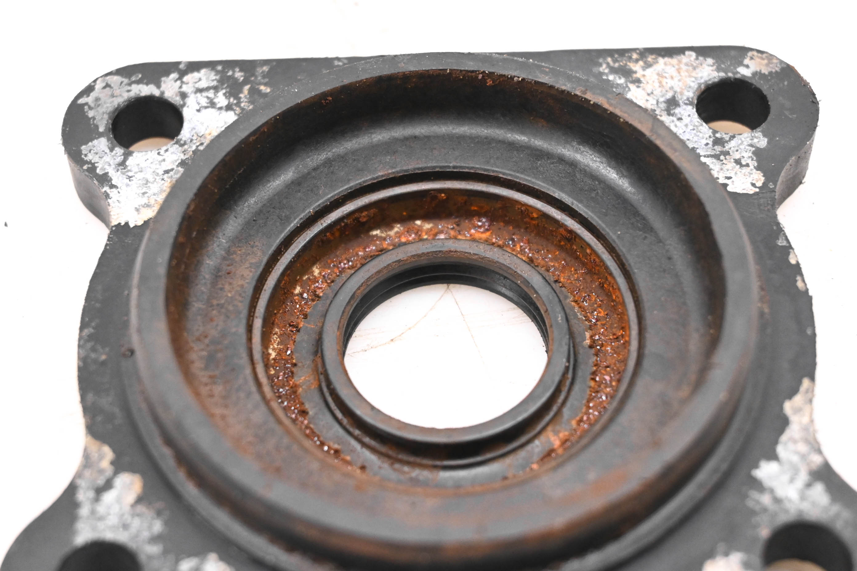 08 Bobcat 2200S 4x4 Diesel Input Bearing Cover
