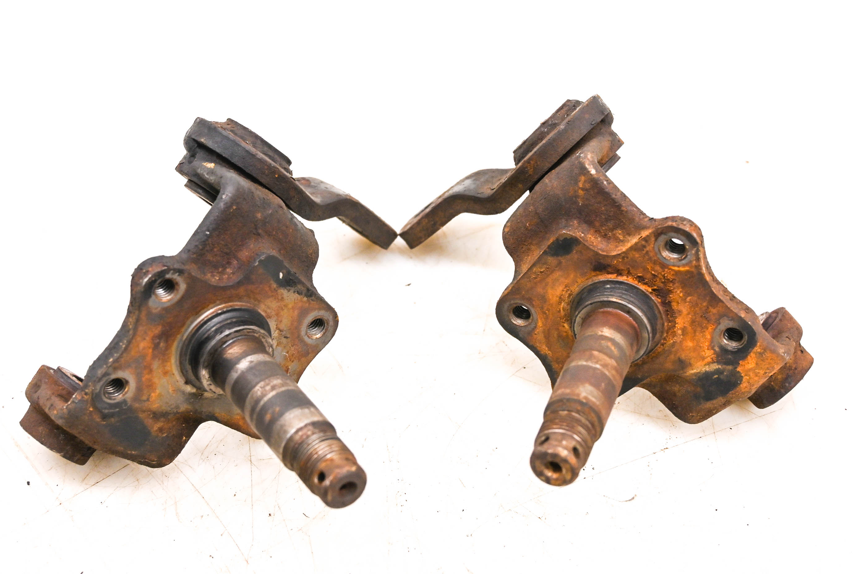 84 Honda Fourtrax 200 2x4 Front Spindles Knuckles Left & Right TRX200