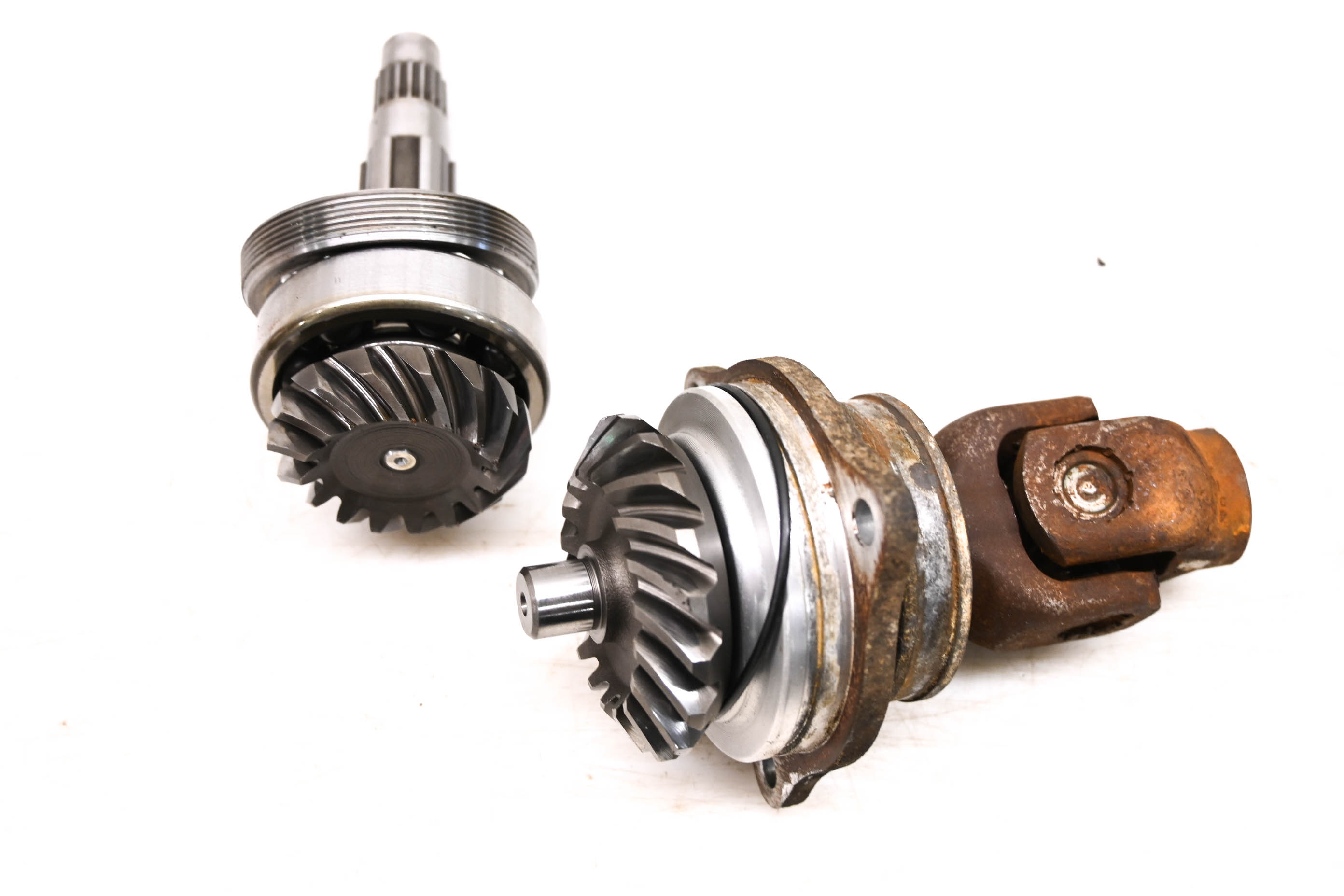 84 Honda Fourtrax 200 2x4 Transmission Bevel Gears Output Shaft TRX200