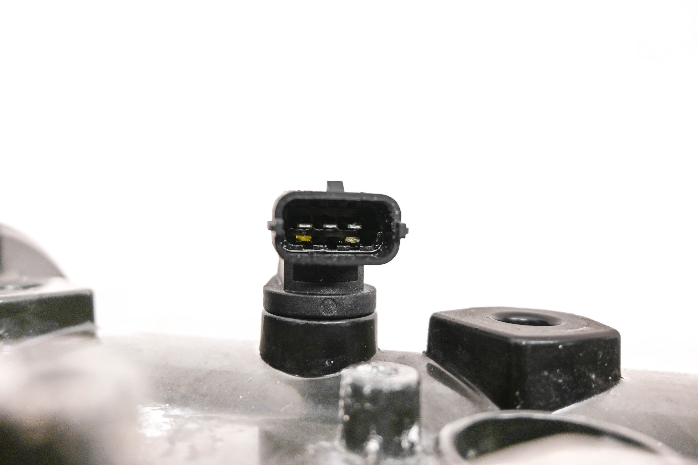 16 Sea-Doo Spark 2UP 900 Ace Valve Cover