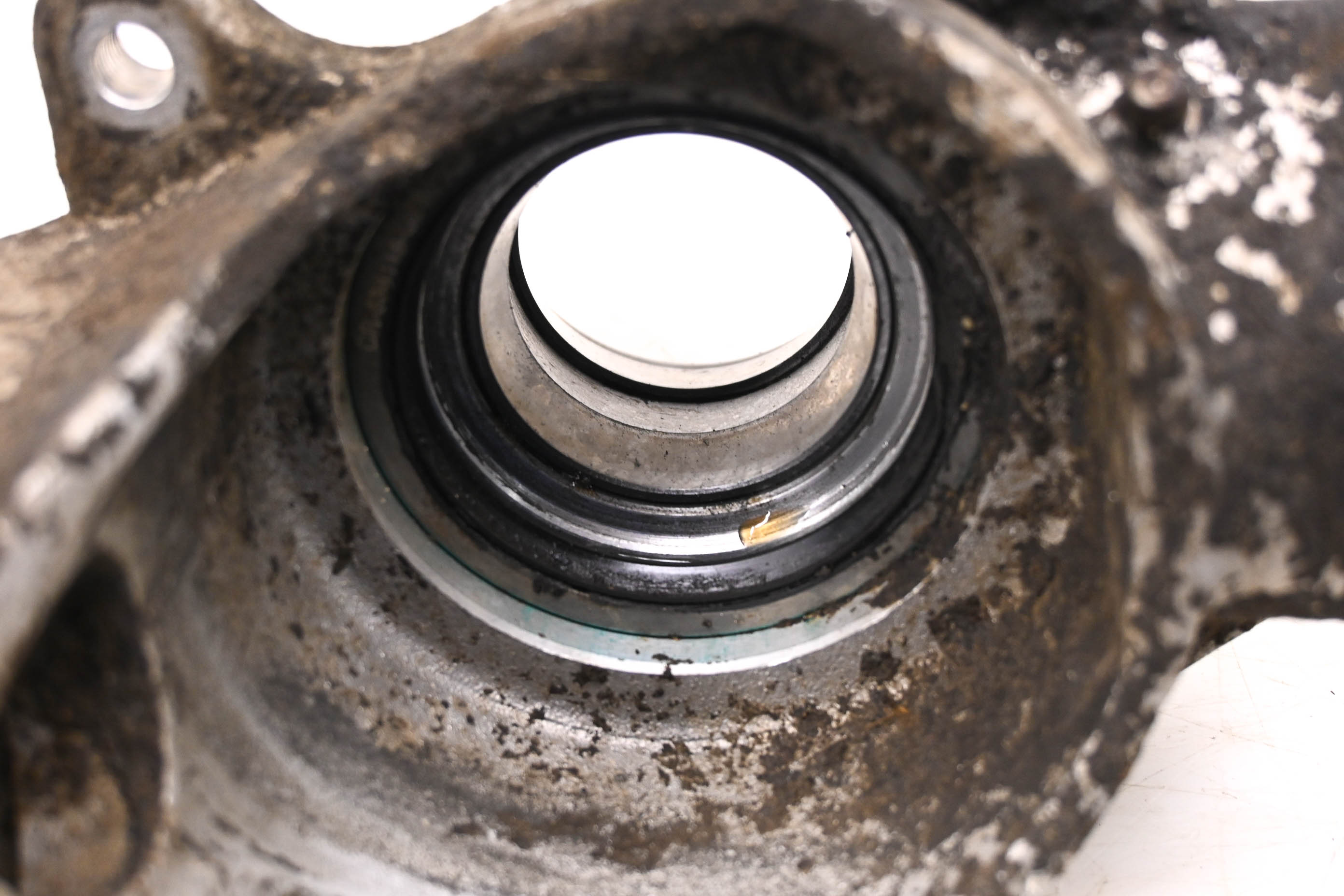 95 Polaris Trail Boss 300 4x4 Front Right Spindle Knuckle