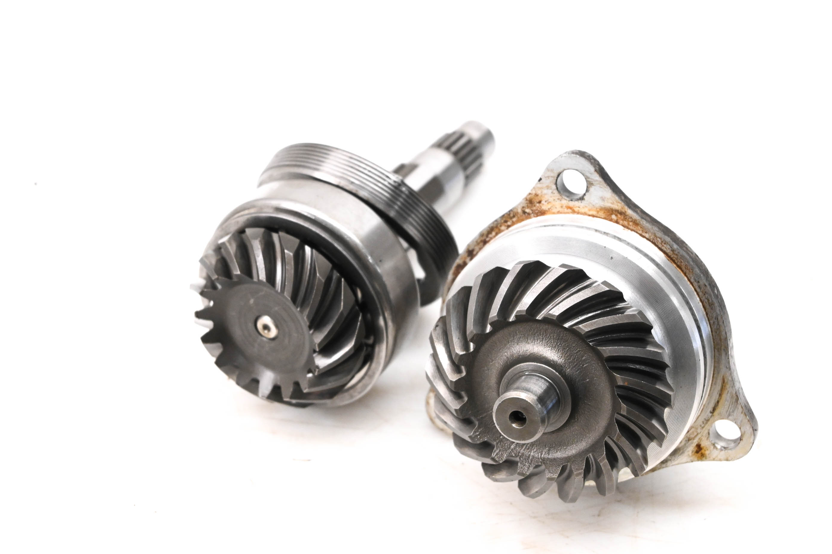 84 Honda Fourtrax 200 2x4 Transmission Bevel Gears Output Shaft TRX200