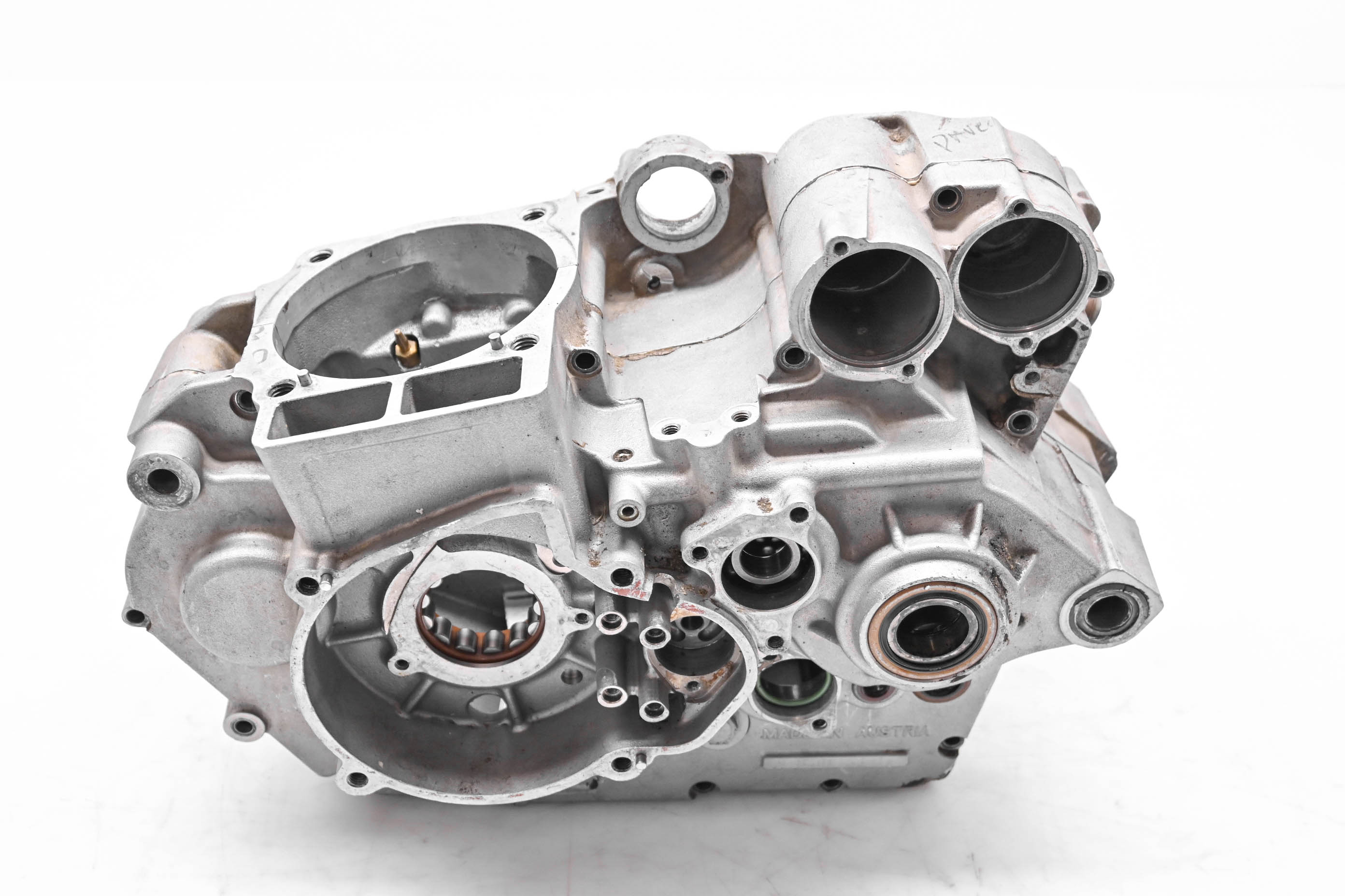 08 Polaris Outlaw 525 IRS Crankcase Center Crank Case