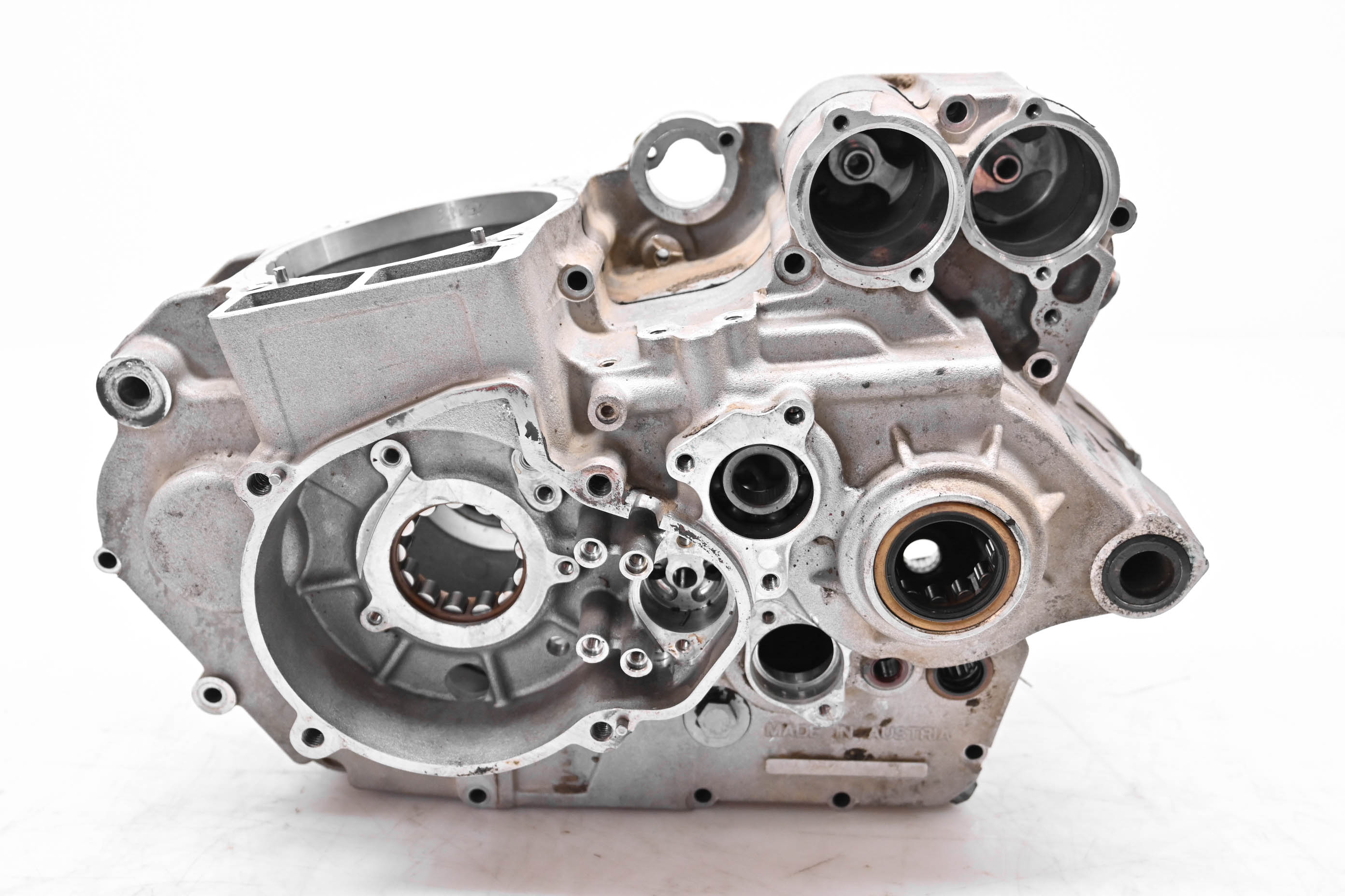 08 Polaris Outlaw 525 IRS Crankcase Center Crank Case