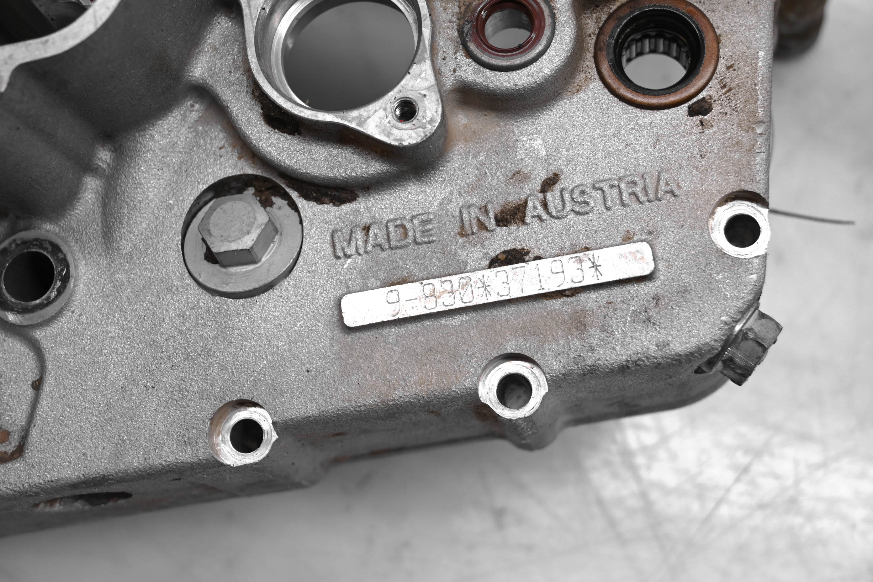08 Polaris Outlaw 525 IRS Crankcase Center Crank Case