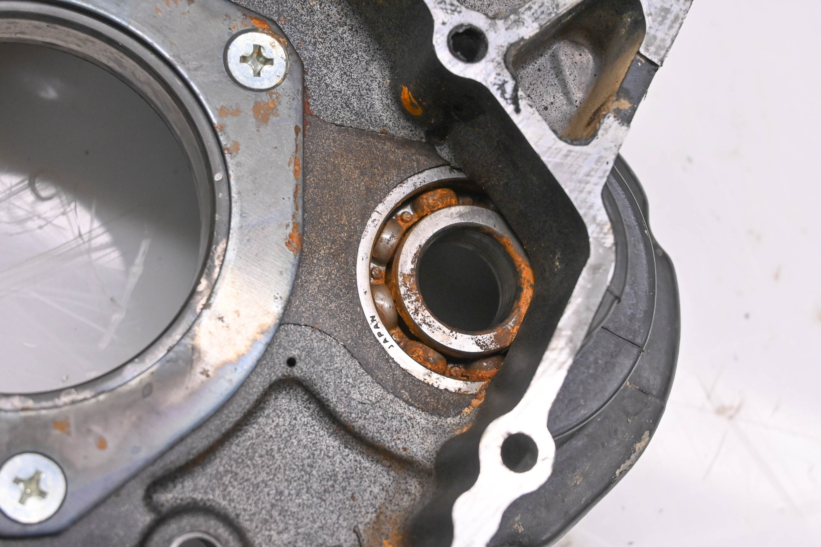 84 Kawasaki KL600A Crankcase Center Crank Case