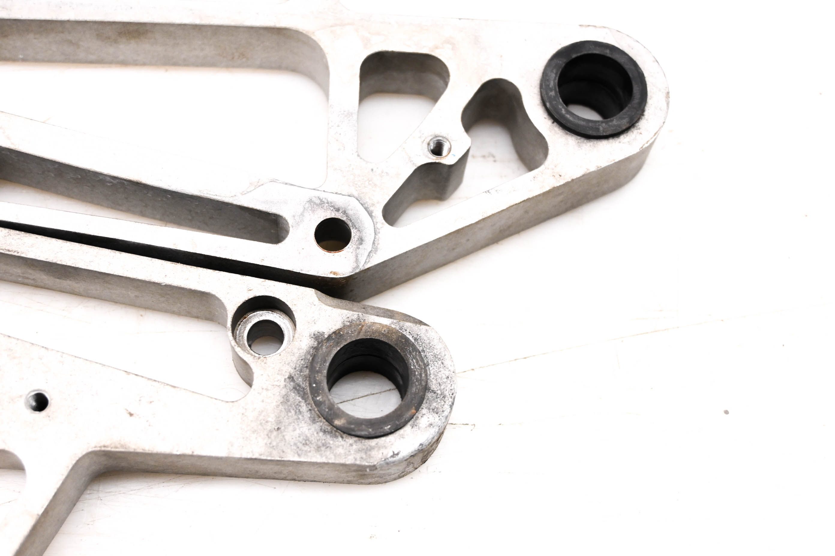 18 Polaris 800 Switchback Adventure Rear Suspension Crank Brackets Left & Right 137"