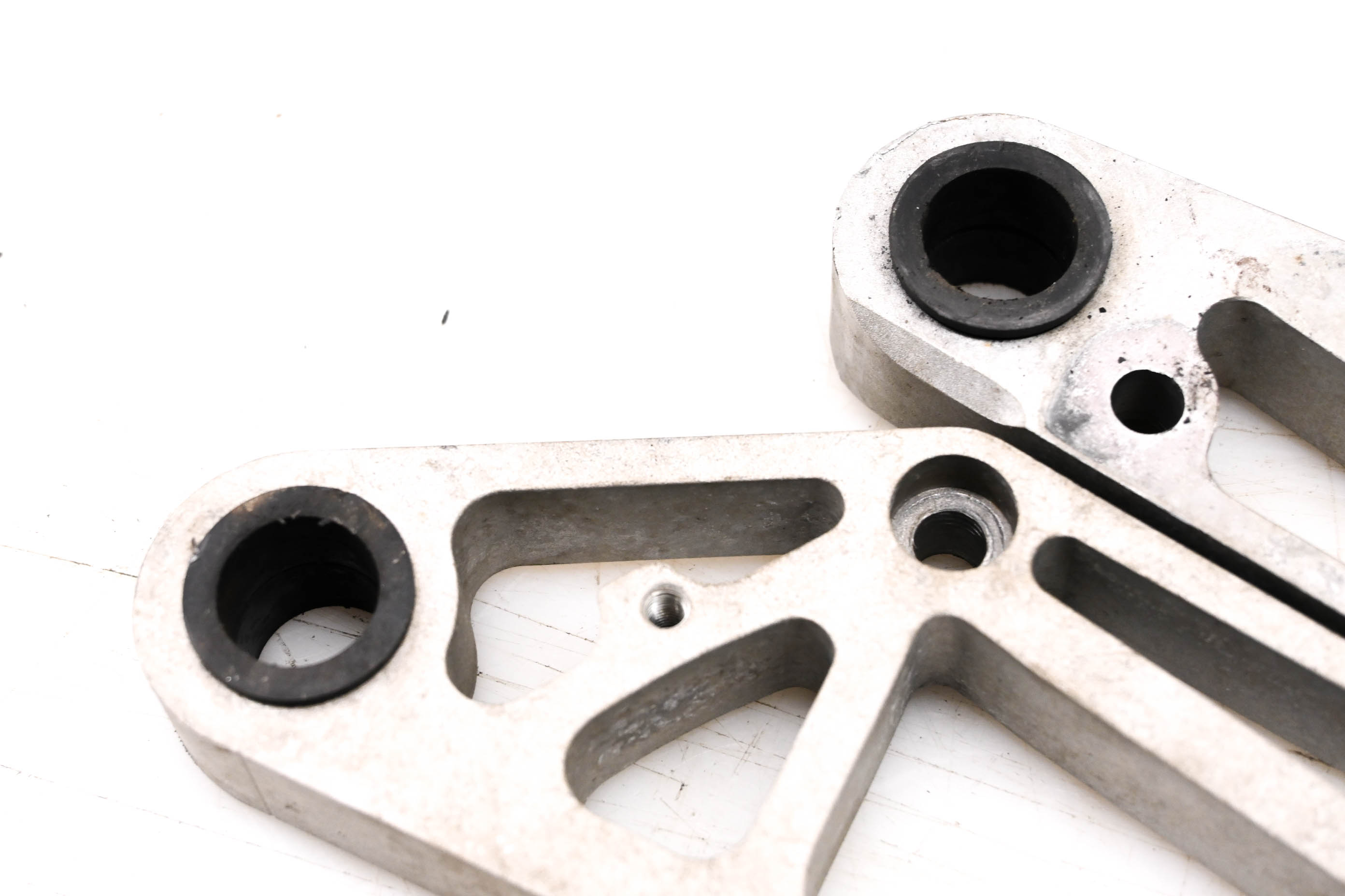 18 Polaris 800 Switchback Adventure Rear Suspension Crank Brackets Left & Right 137"