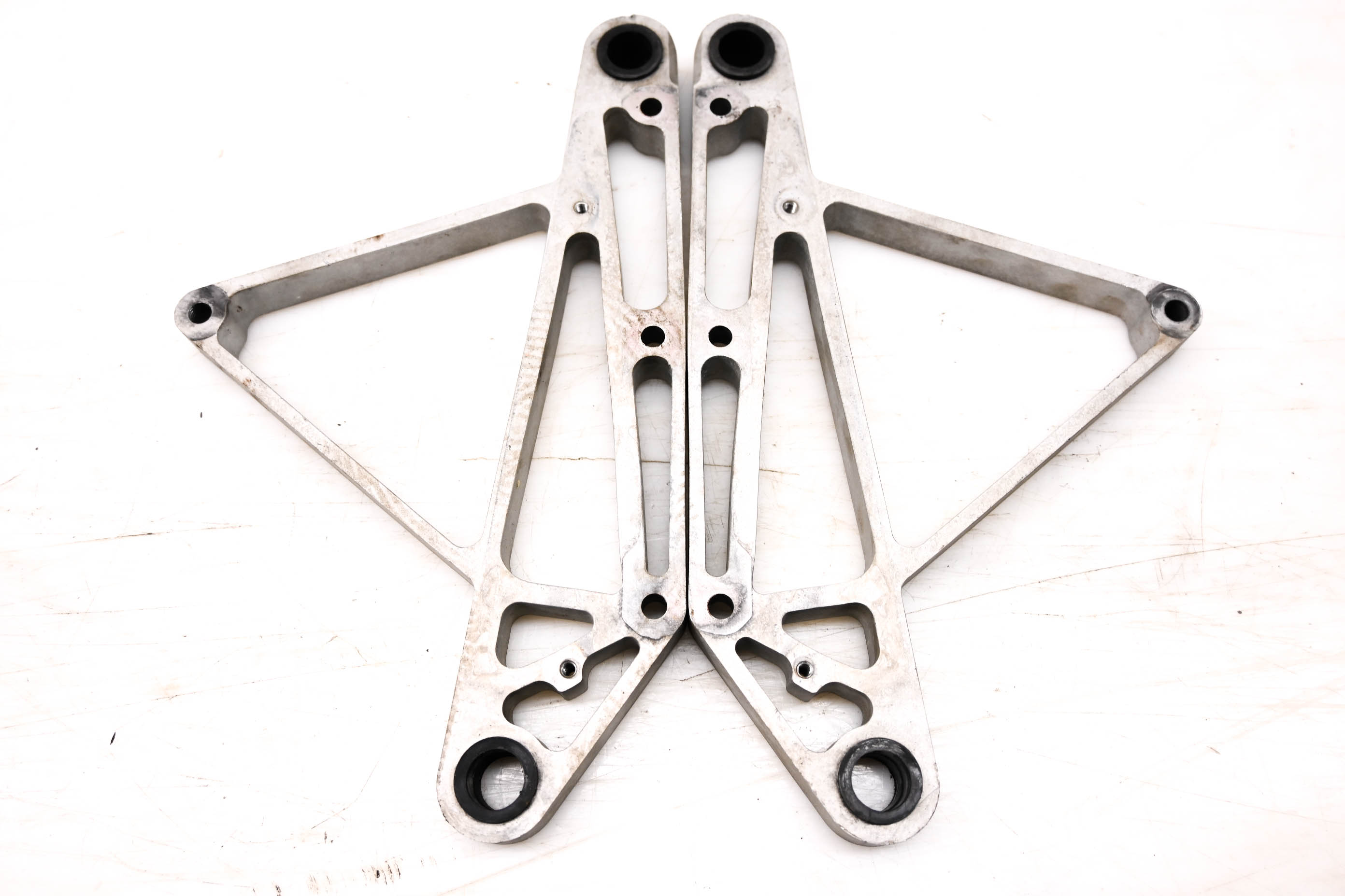 18 Polaris 800 Switchback Adventure Rear Suspension Crank Brackets Left & Right 137"