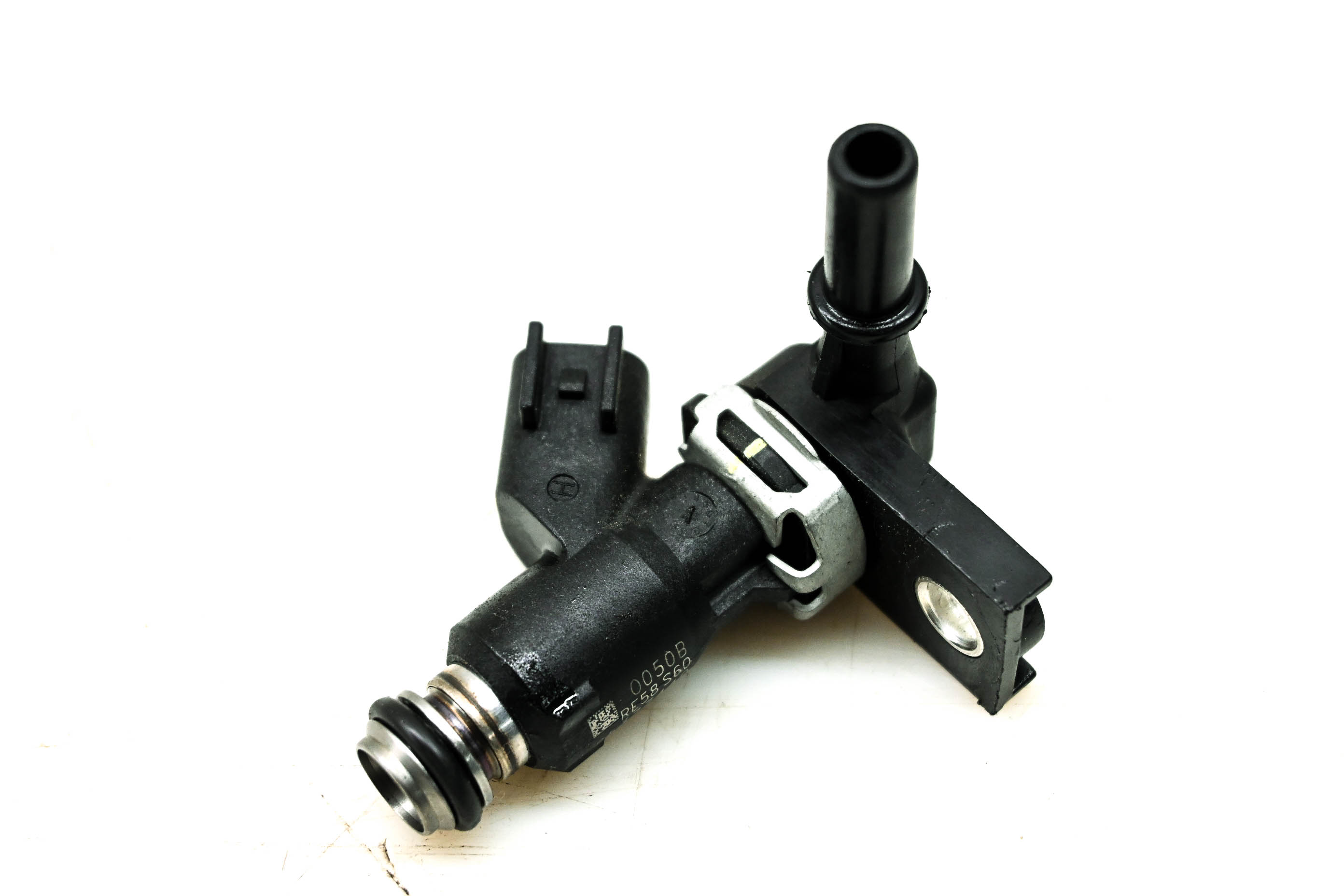 21 CFMoto ZForce 800 EX 4x4 Fuel Injector & Right Cap