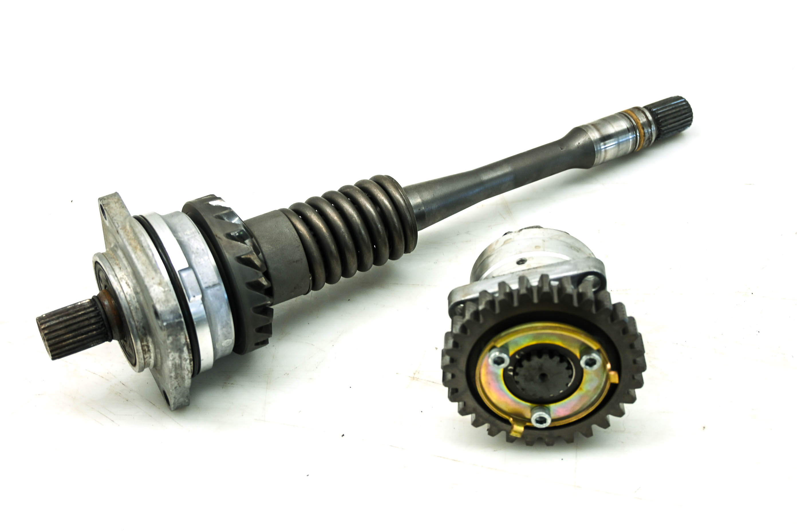 05 Arctic Cat 650 V-Twin FIS 4x4 Transmission Bevel Gears Output Shaft