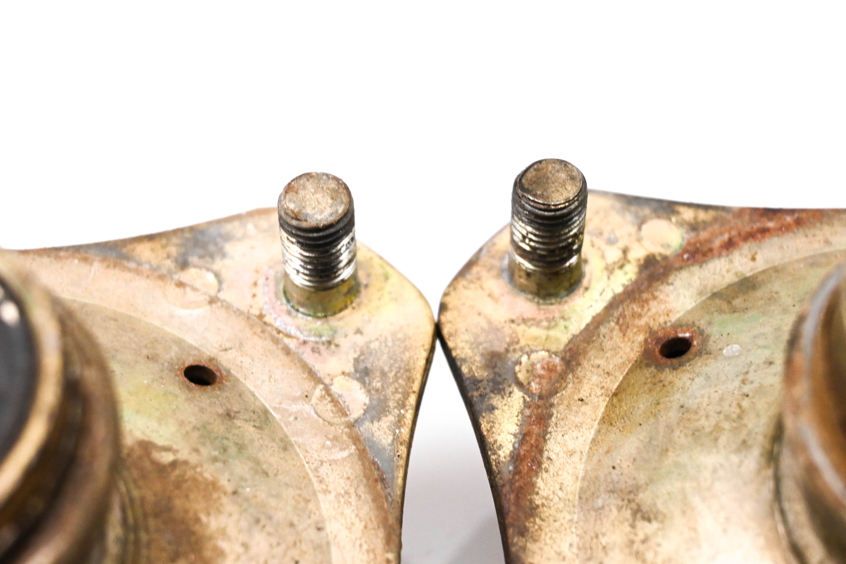 84 Suzuki Quadrunner 185 2x4 Front Wheel Hubs Left & Right LT185