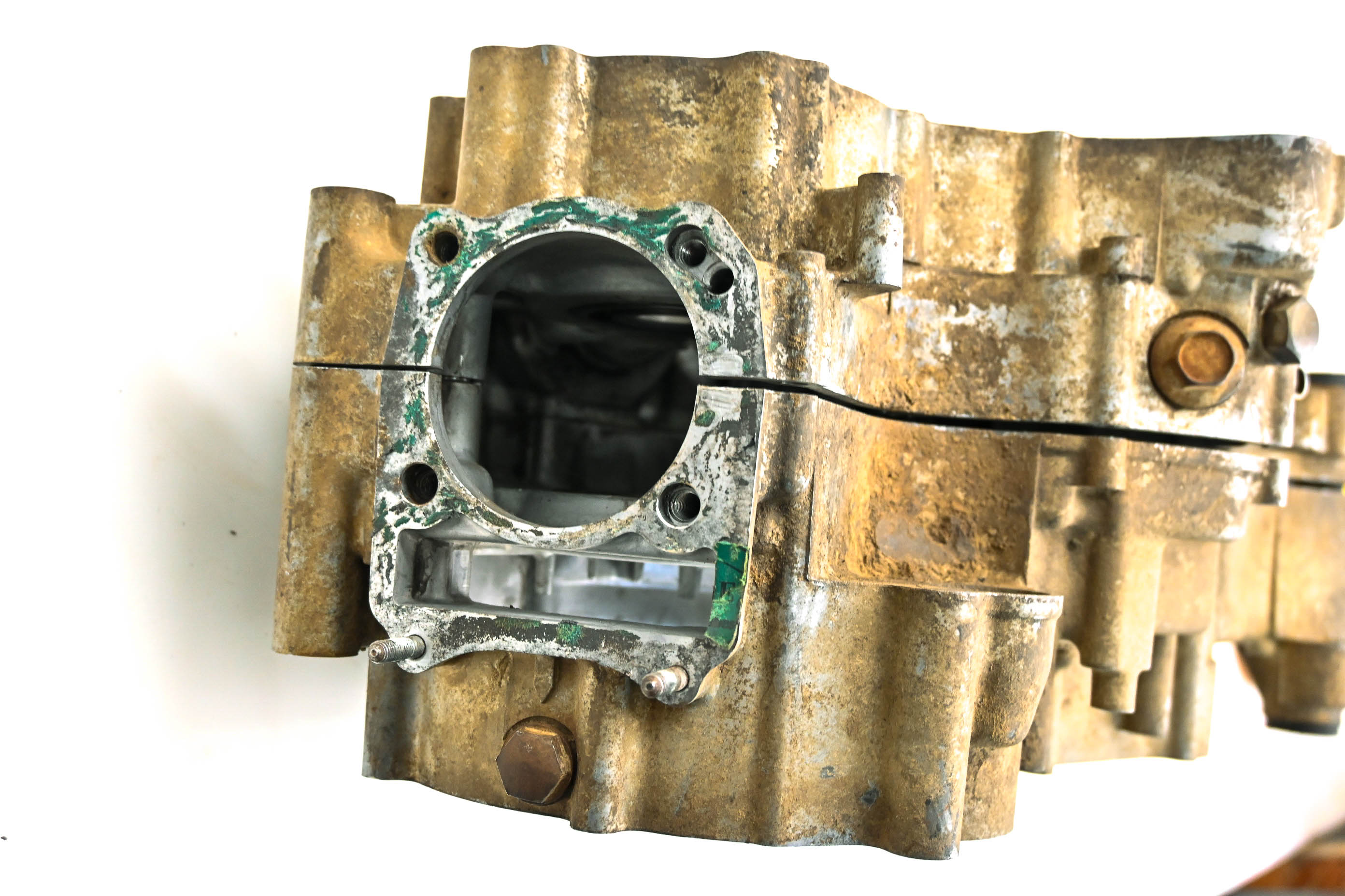 99 Arctic Cat 250 2x4 Crankcase Center Crank Case