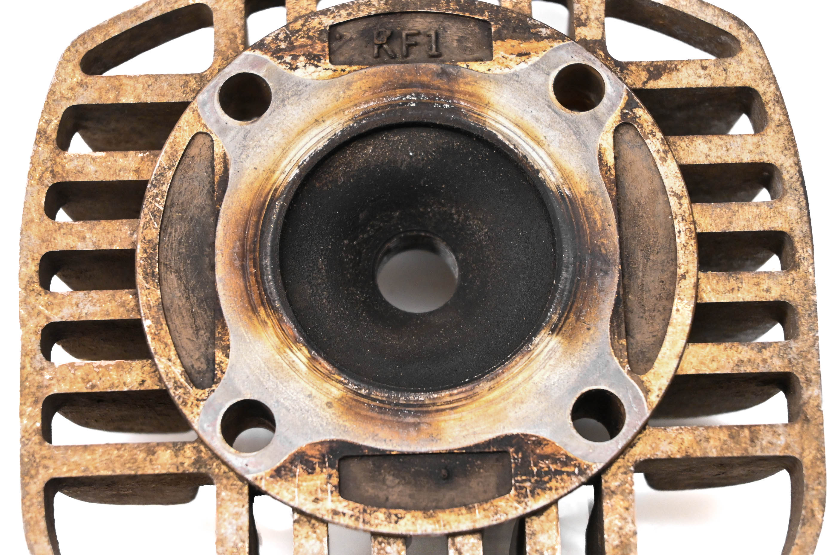 04 Polaris Predator 50 2x4 Cylinder Head