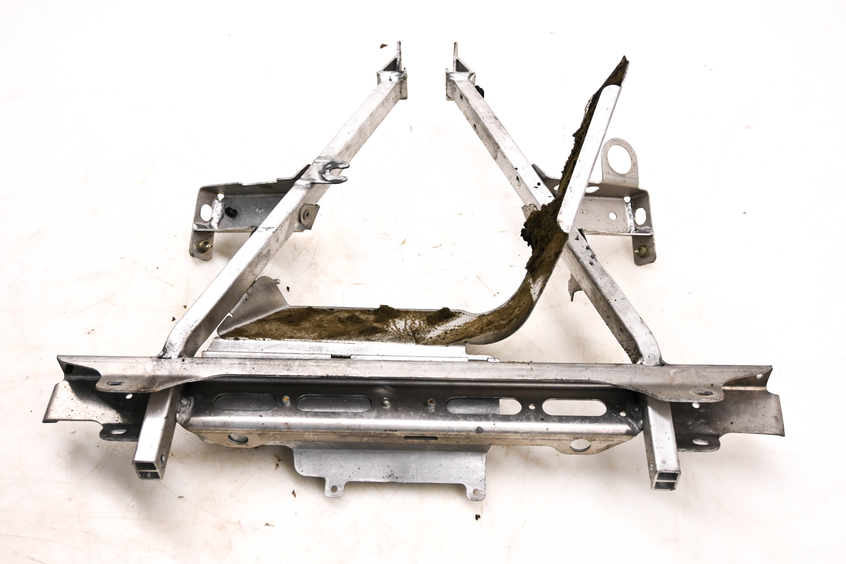 05 Ski-Doo MXZ Adrenaline 800 HO Upper Cross Member Bracket Mount 121"