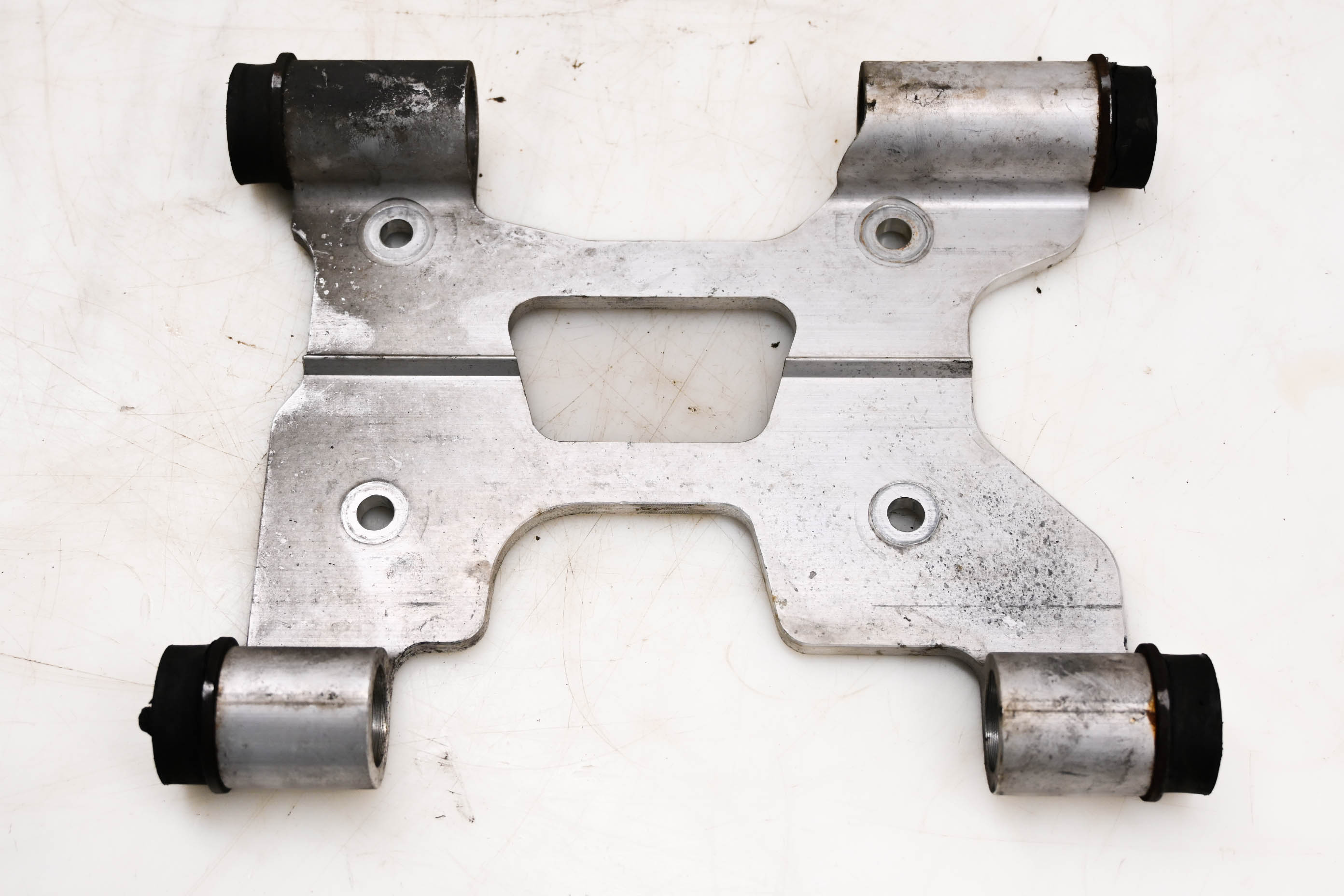 05 Ski-Doo MXZ Adrenaline 800 HO Lower Engine Motor Support Bracket Mount 121"
