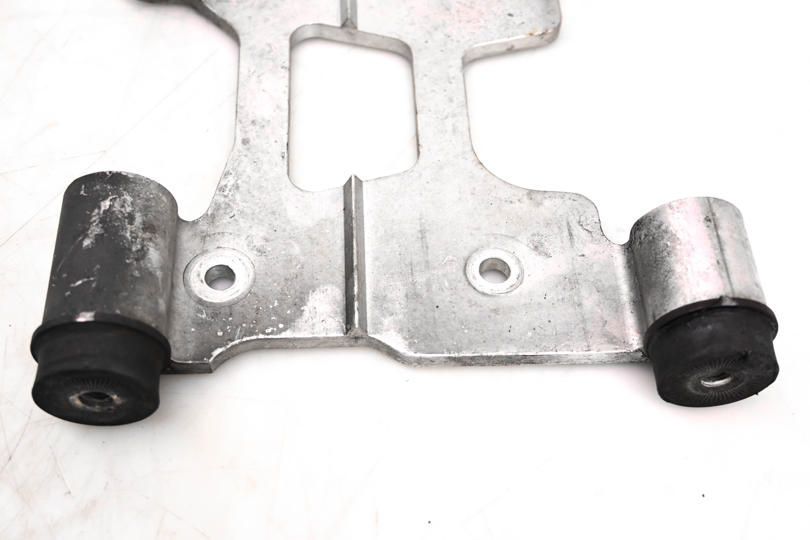 05 Ski-Doo MXZ Adrenaline 800 HO Lower Engine Motor Support Bracket Mount 121"