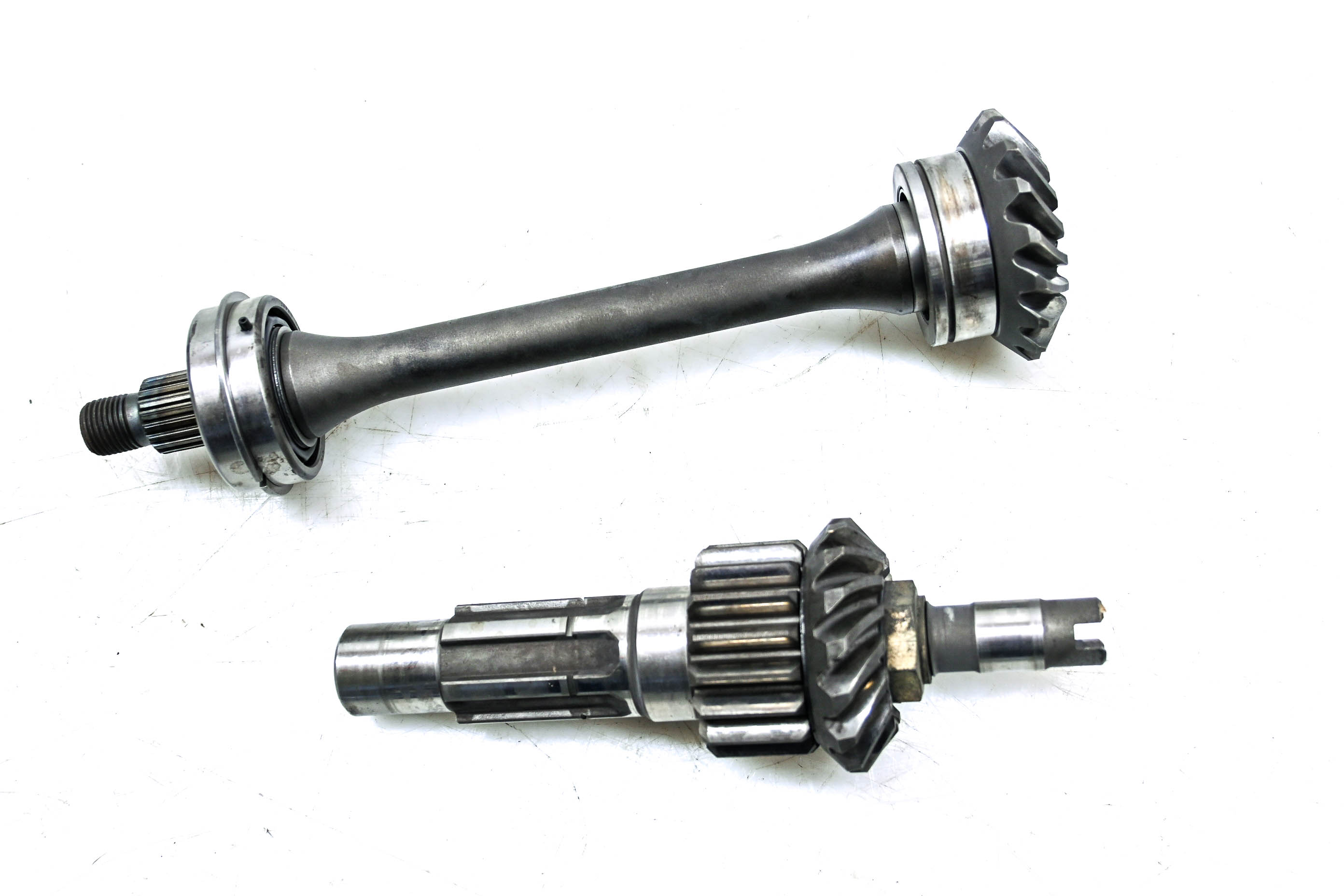 87 Suzuki Quadrunner 250 4x4 Transmission Bevel Gears Output Shaft LT4WD
