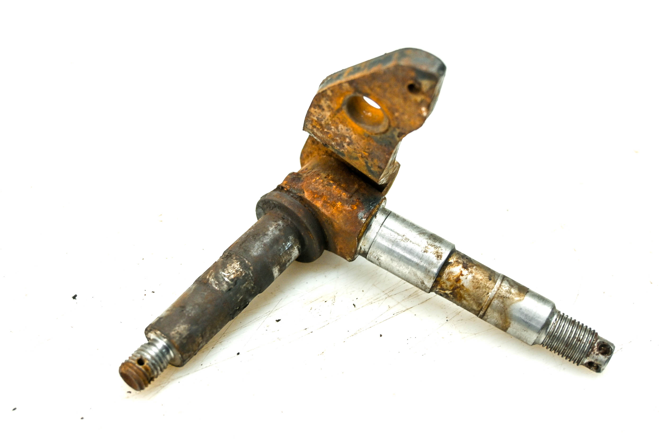 03 Polaris Predator 90 2x4 Front Left Spindle Knuckle