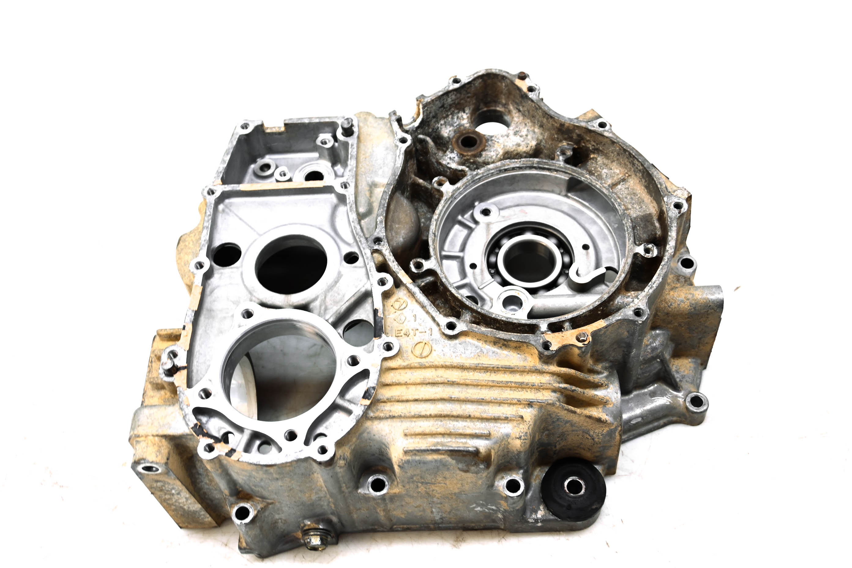 00 Polaris Xpedition 425 4x4 Right Crankcase Center Half Crank Case