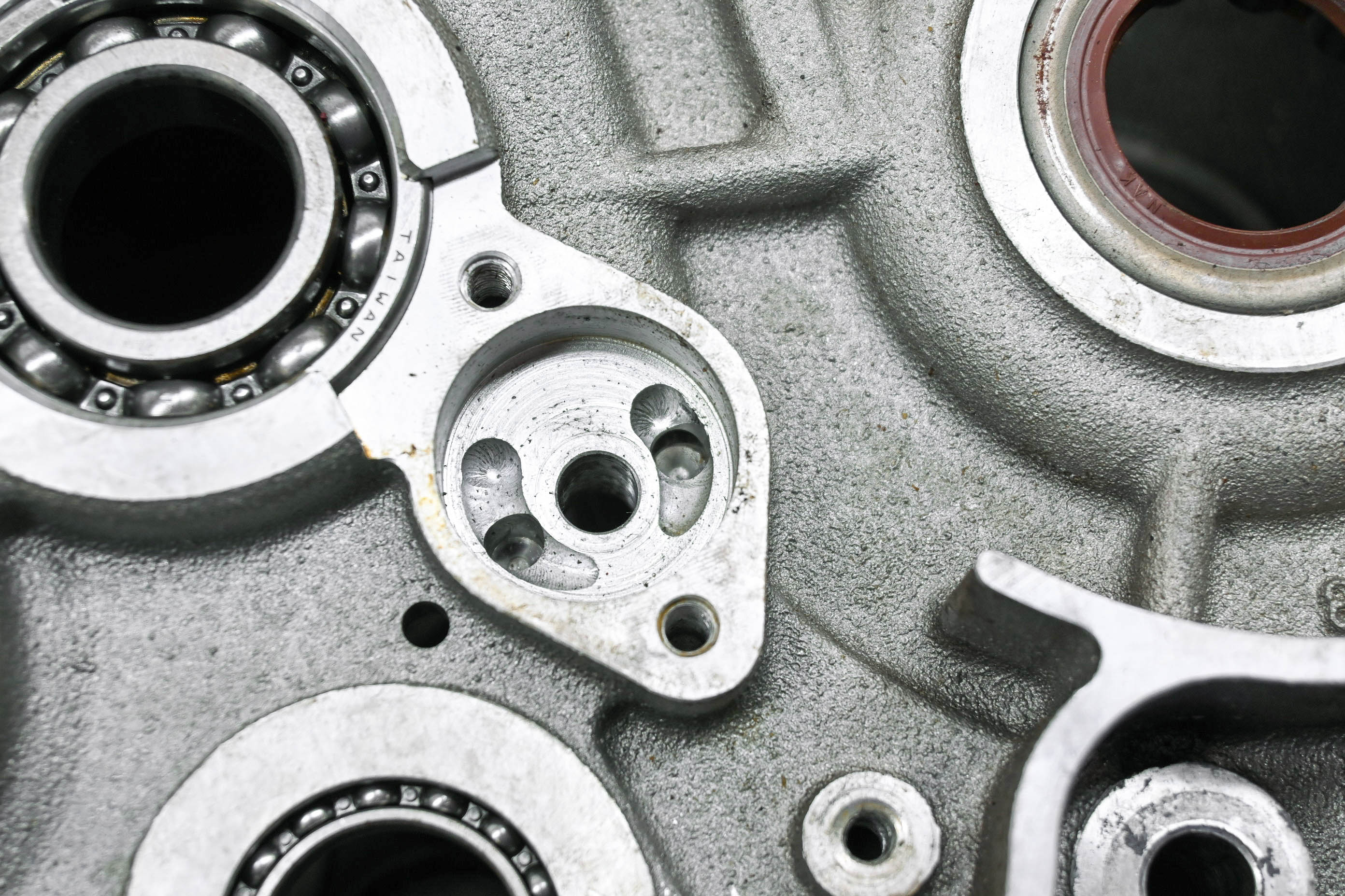 05 KTM EXC 525 Crankcase Center Crank Case