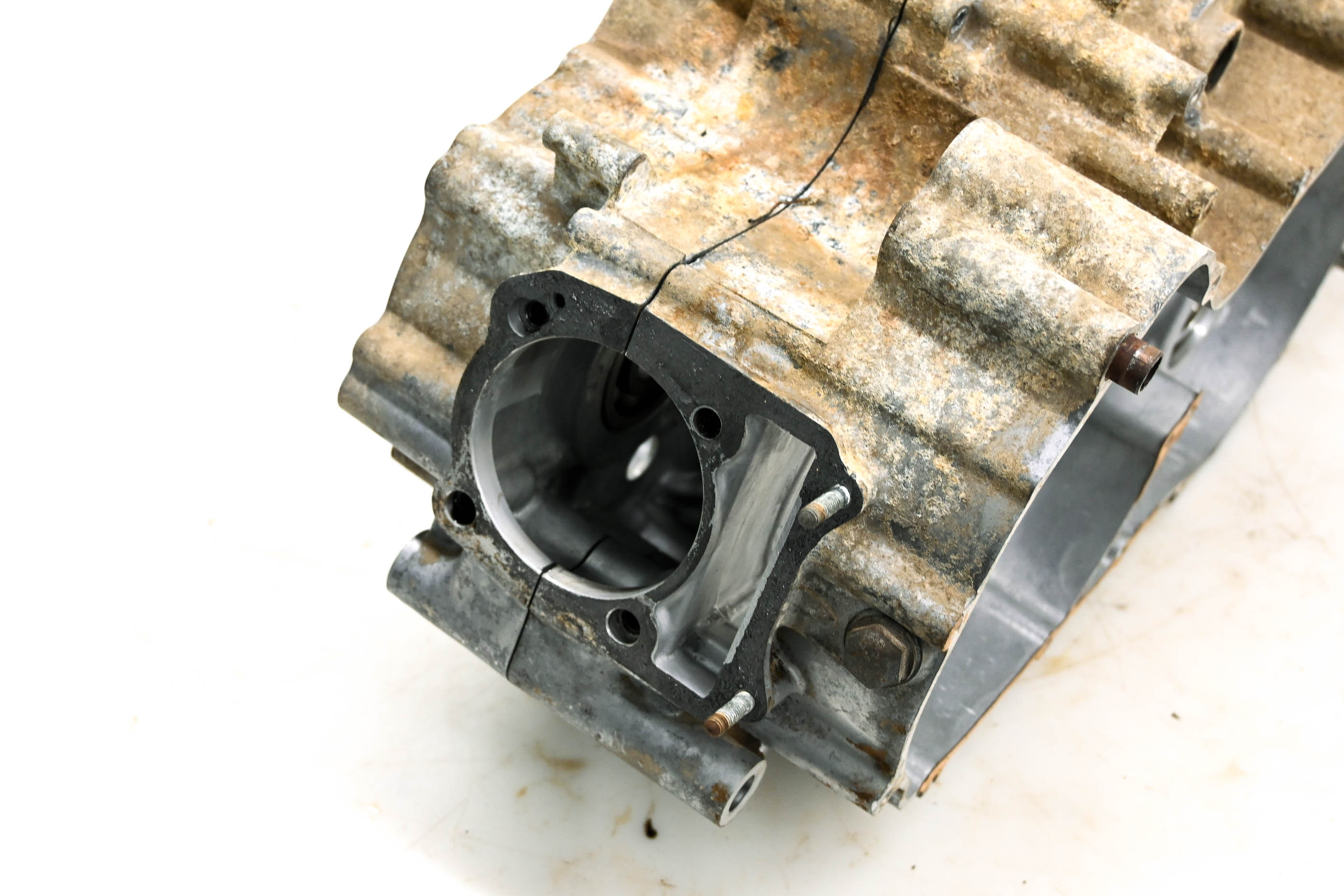 00 Arctic Cat 300 4x4 Crankcase Center Crank Case