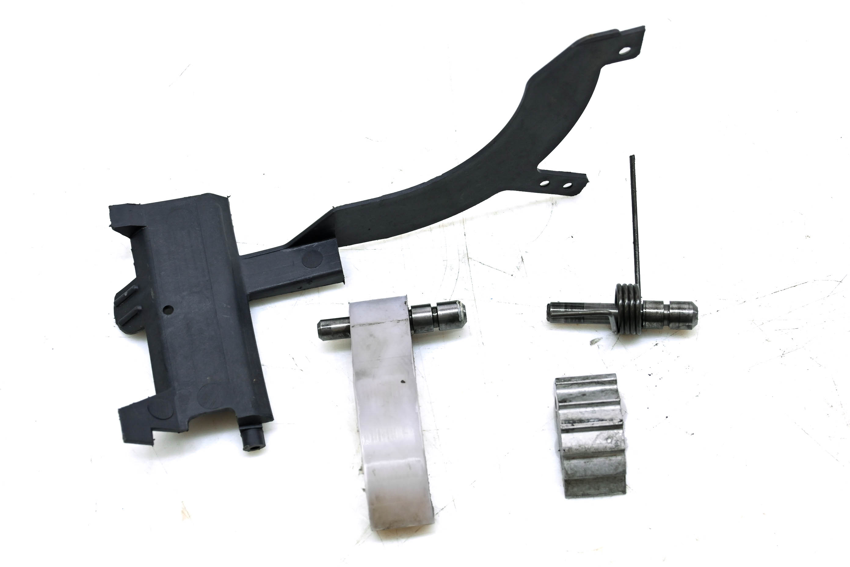 98 Polaris Sportsman 500 4x4 Transmission Oil Deflector Baffle Tensioner