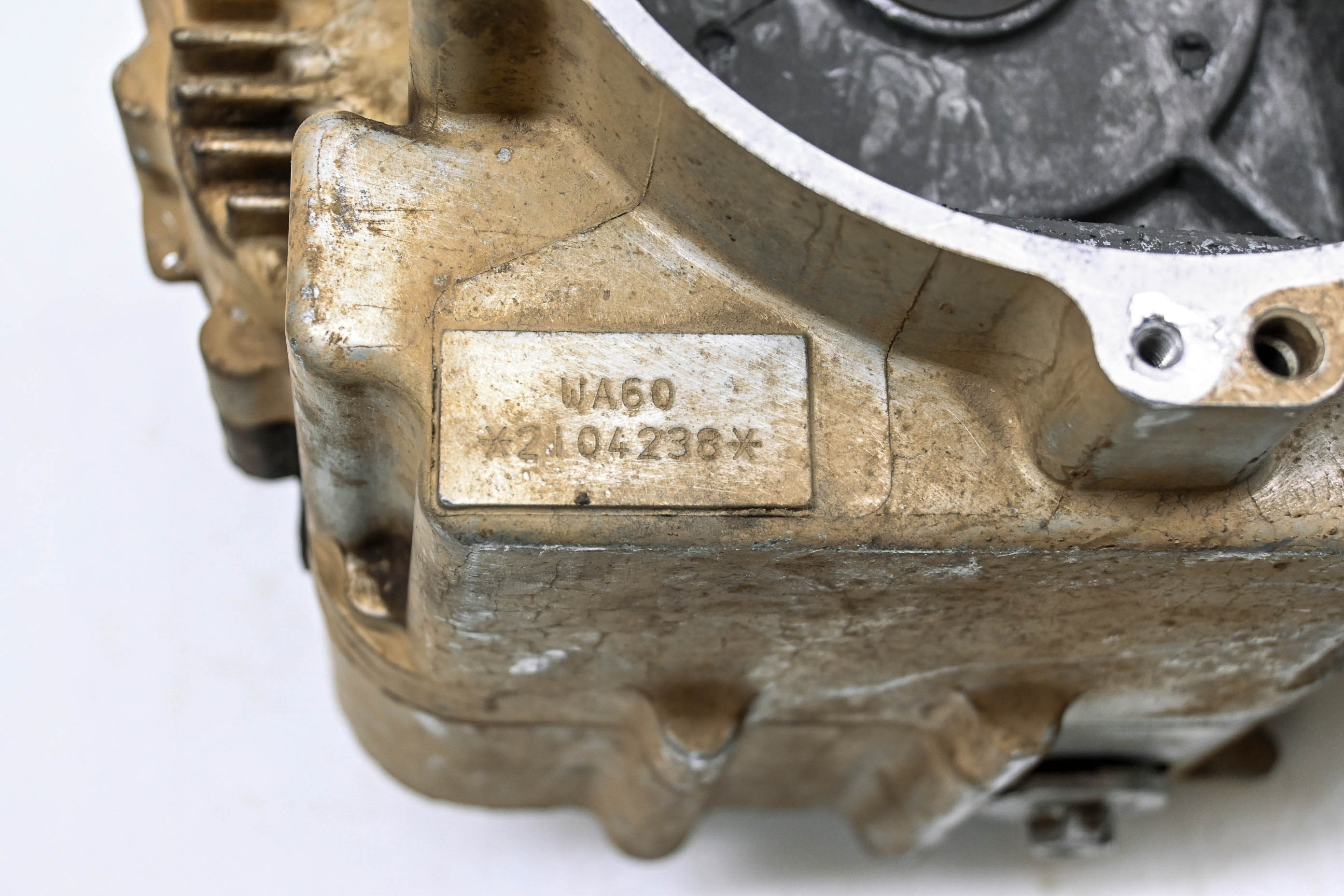 13 Kawasaki Brute Force 300 2x4 Crankcase Center Crank Case KVF300