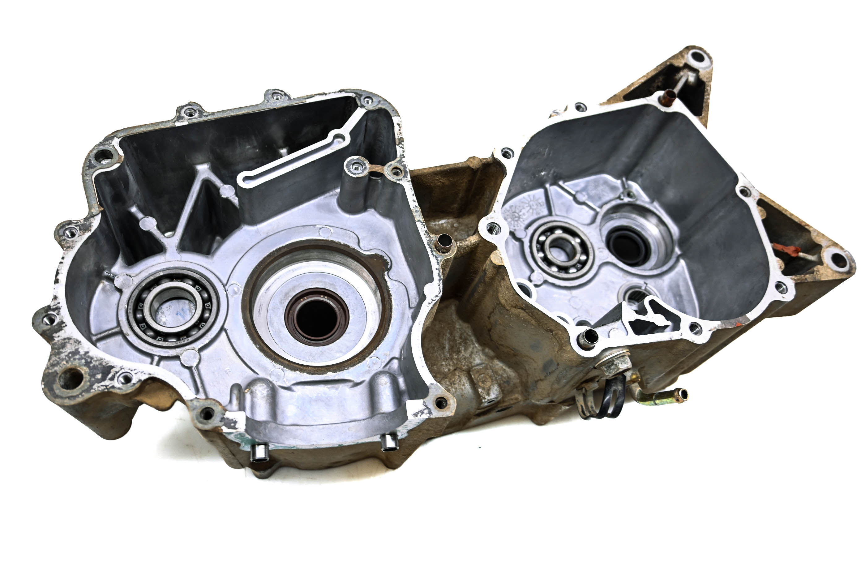 13 Kawasaki Brute Force 300 2x4 Crankcase Center Crank Case KVF300