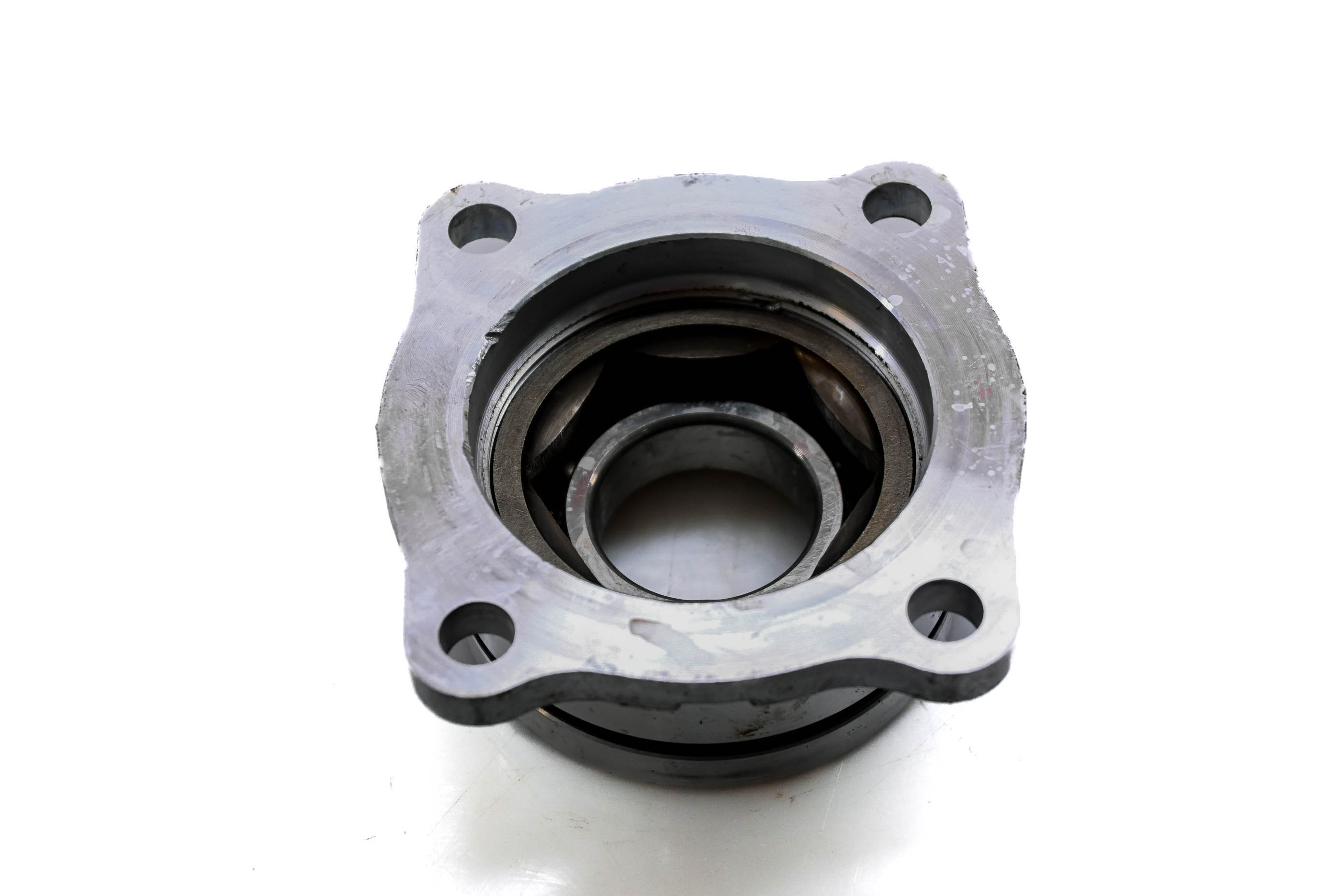 03 Kawasaki Bayou 250 2x4 Output Shaft Bearing Housing Cover KLF250