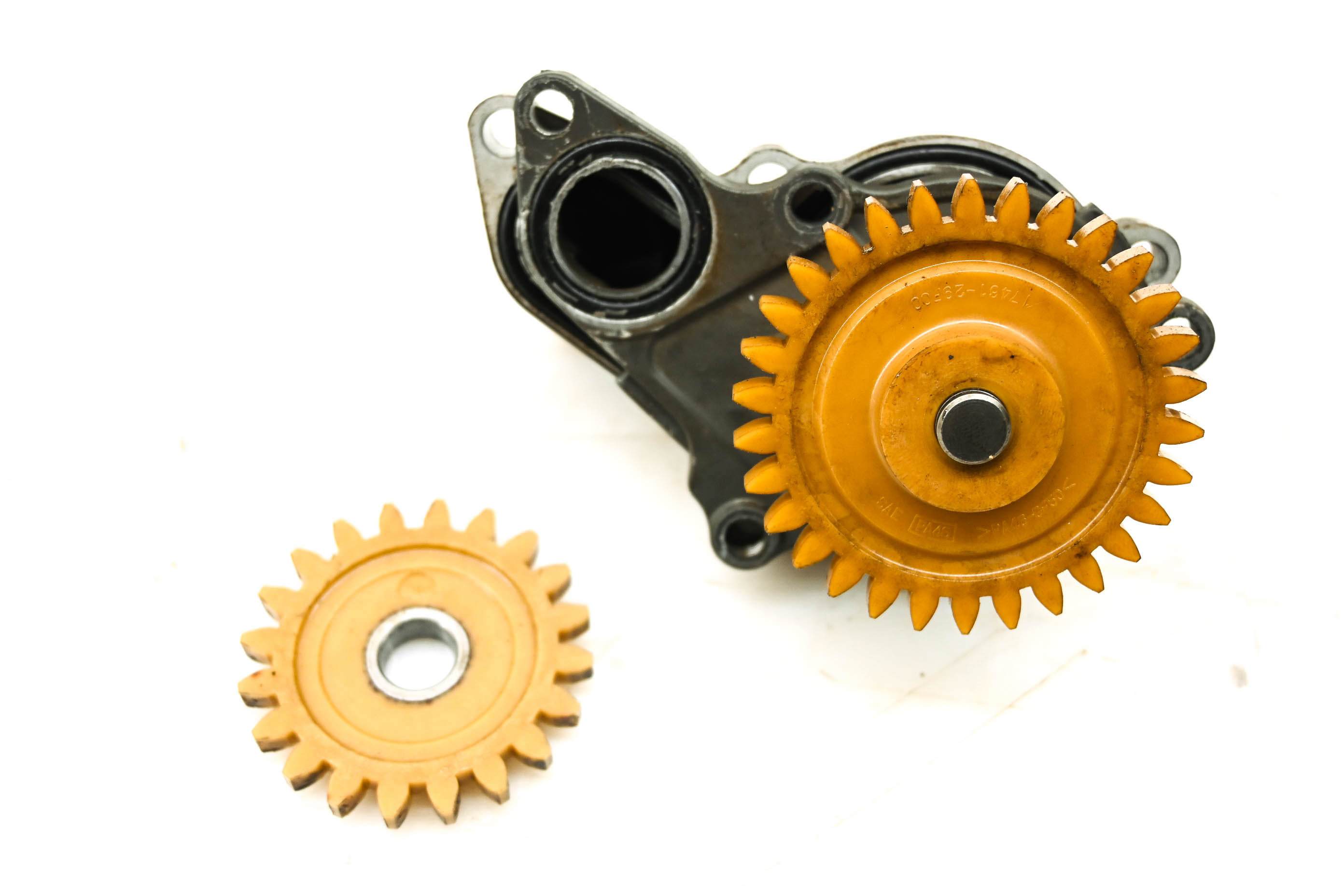 03 Kawasaki KLX400R Water Pump Cover & Impeller DRZ400