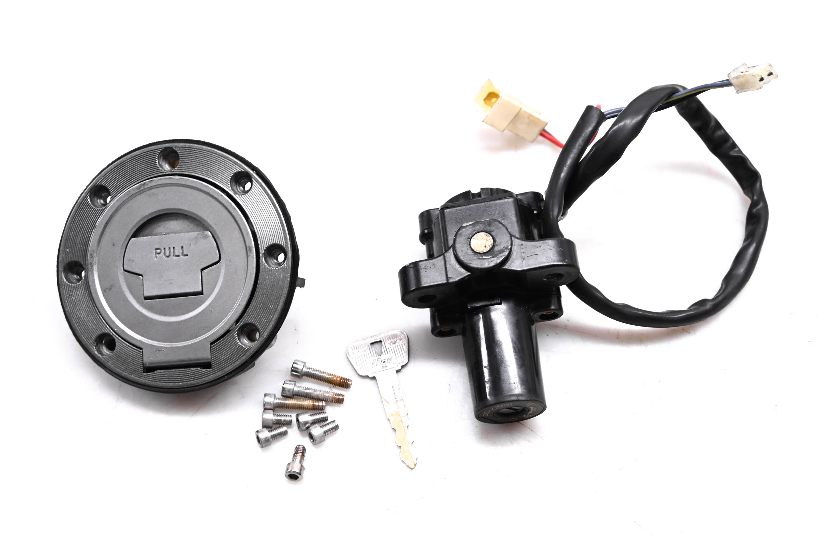 09 Yamaha FZ6R Key Switch & Gas Tank Locks