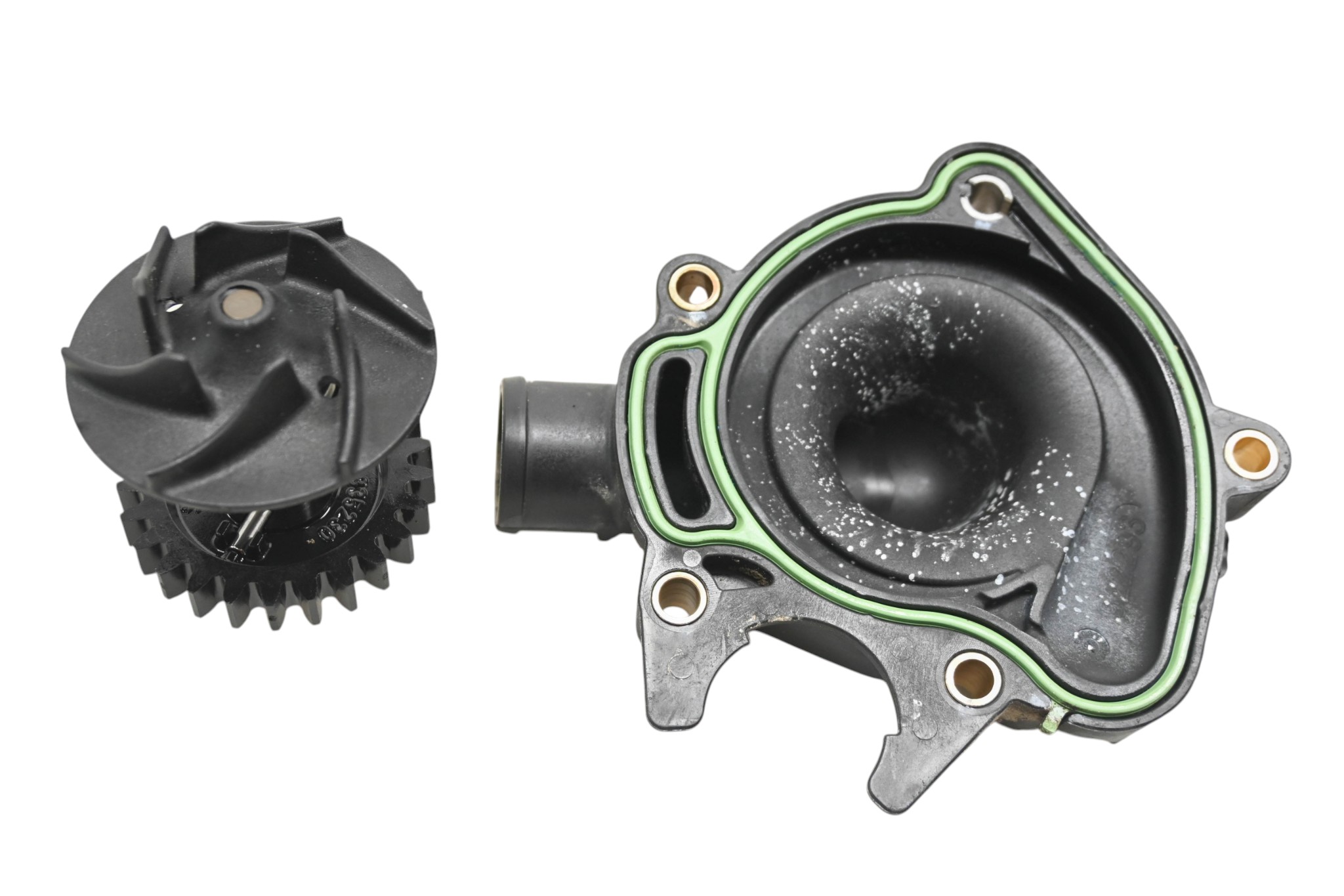 19 Can-Am Ryker 900 Water Pump Cover & Impeller