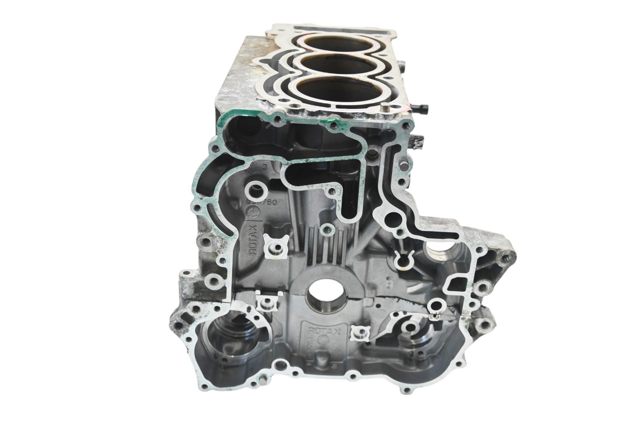 19 Can-Am Ryker 900 Crankcase Center Crank Case & Cylinders