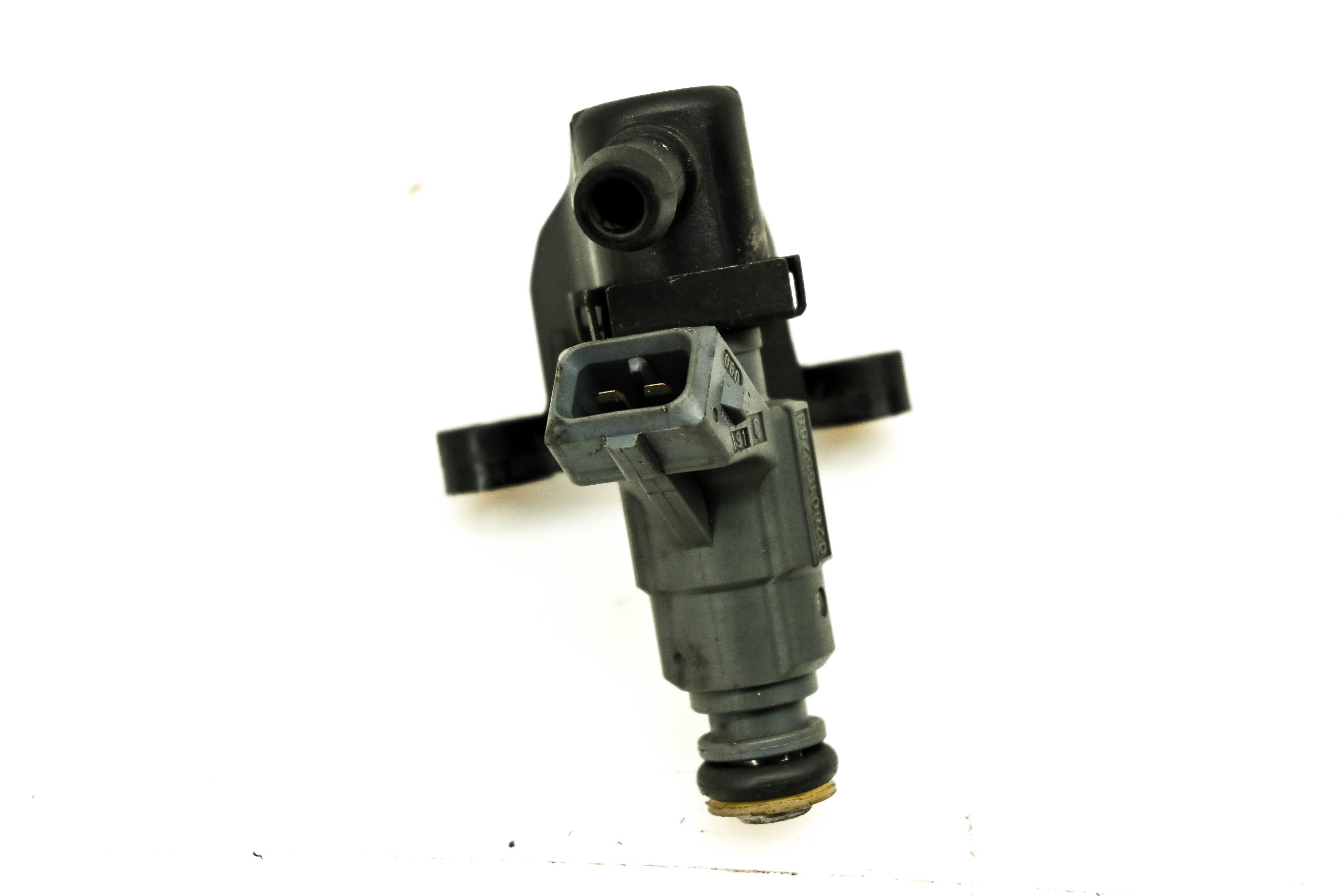 02 BMW F650GS ABS Fuel Rail & Injector
