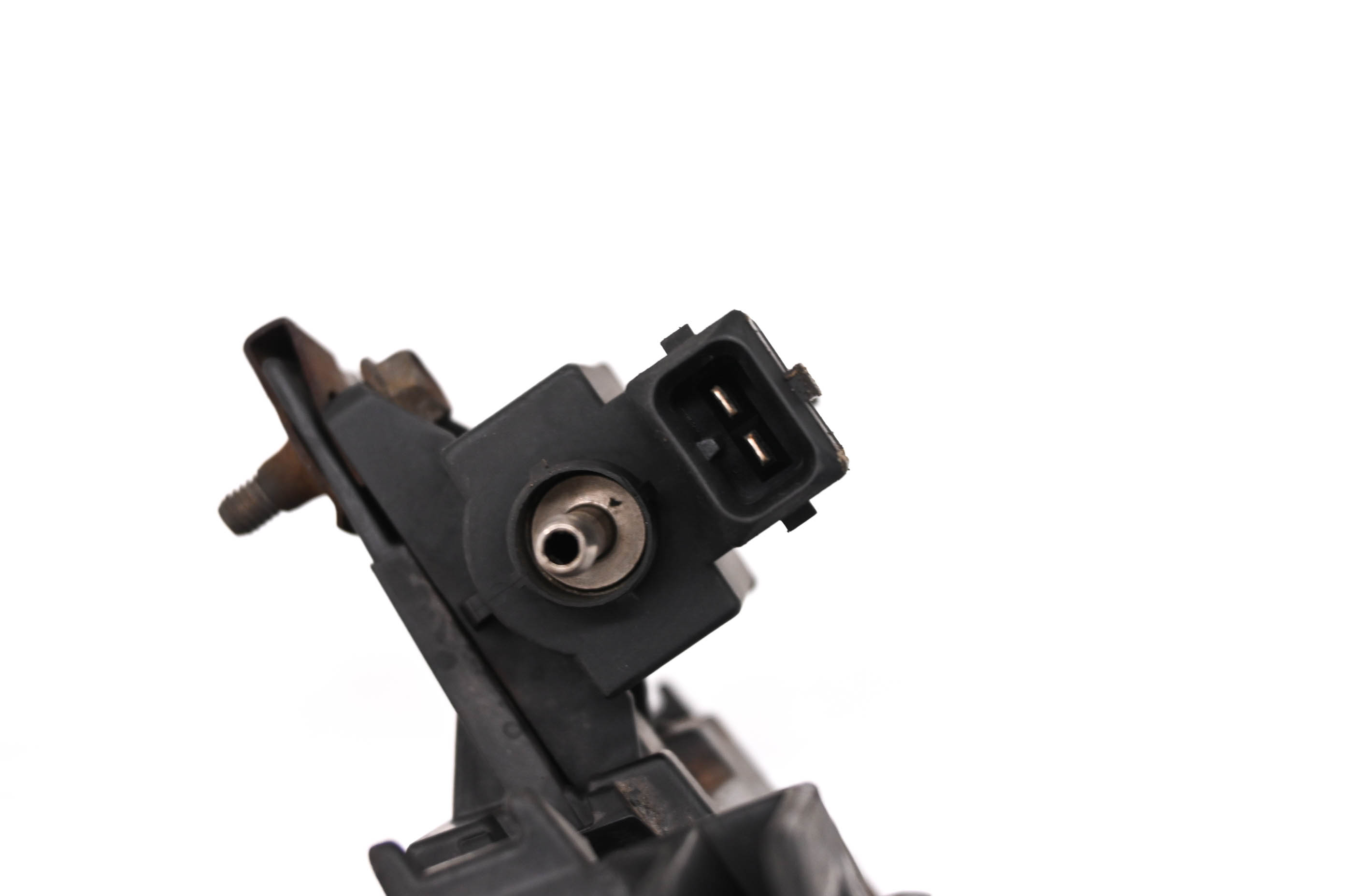 12 Ski-Doo MXZ TNT 800R ETEC Solenoid Valve Bracket Mount 120"