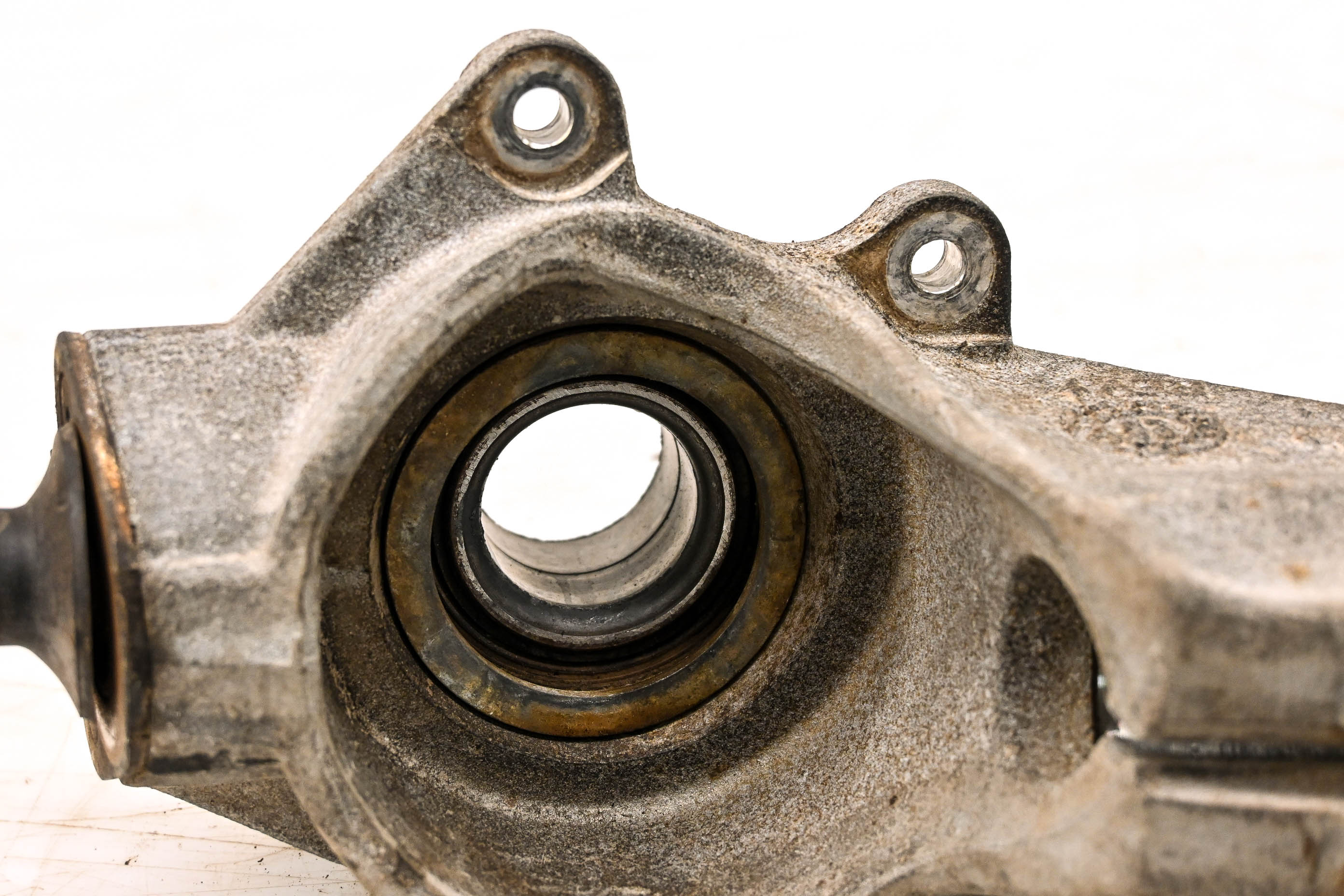 11 Polaris Trail Boss 330 2x4 Front Left Spindle Knuckle