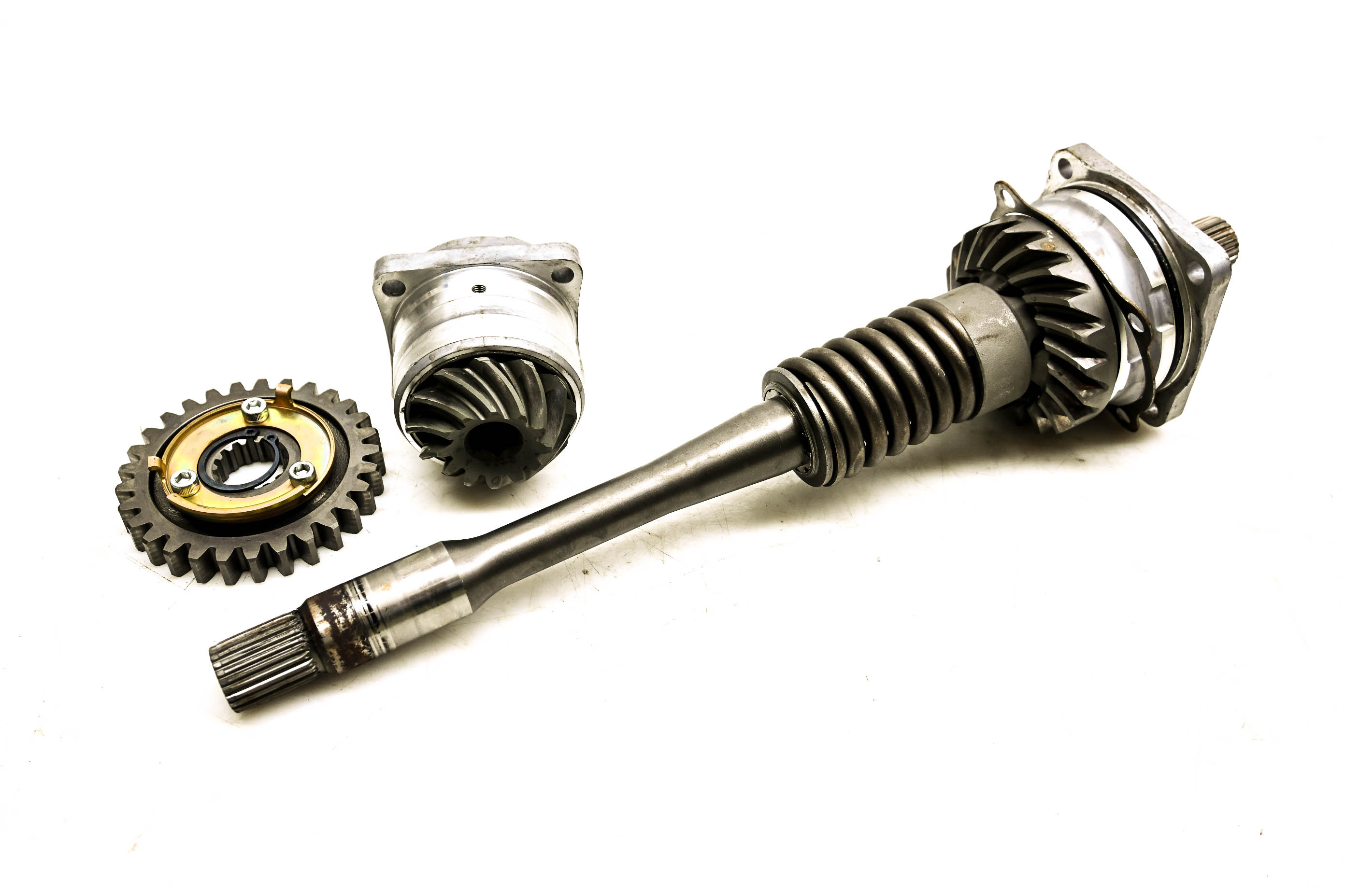 04 Arctic Cat 650 V2 4x4 Transmission Bevel Gears Output Shaft