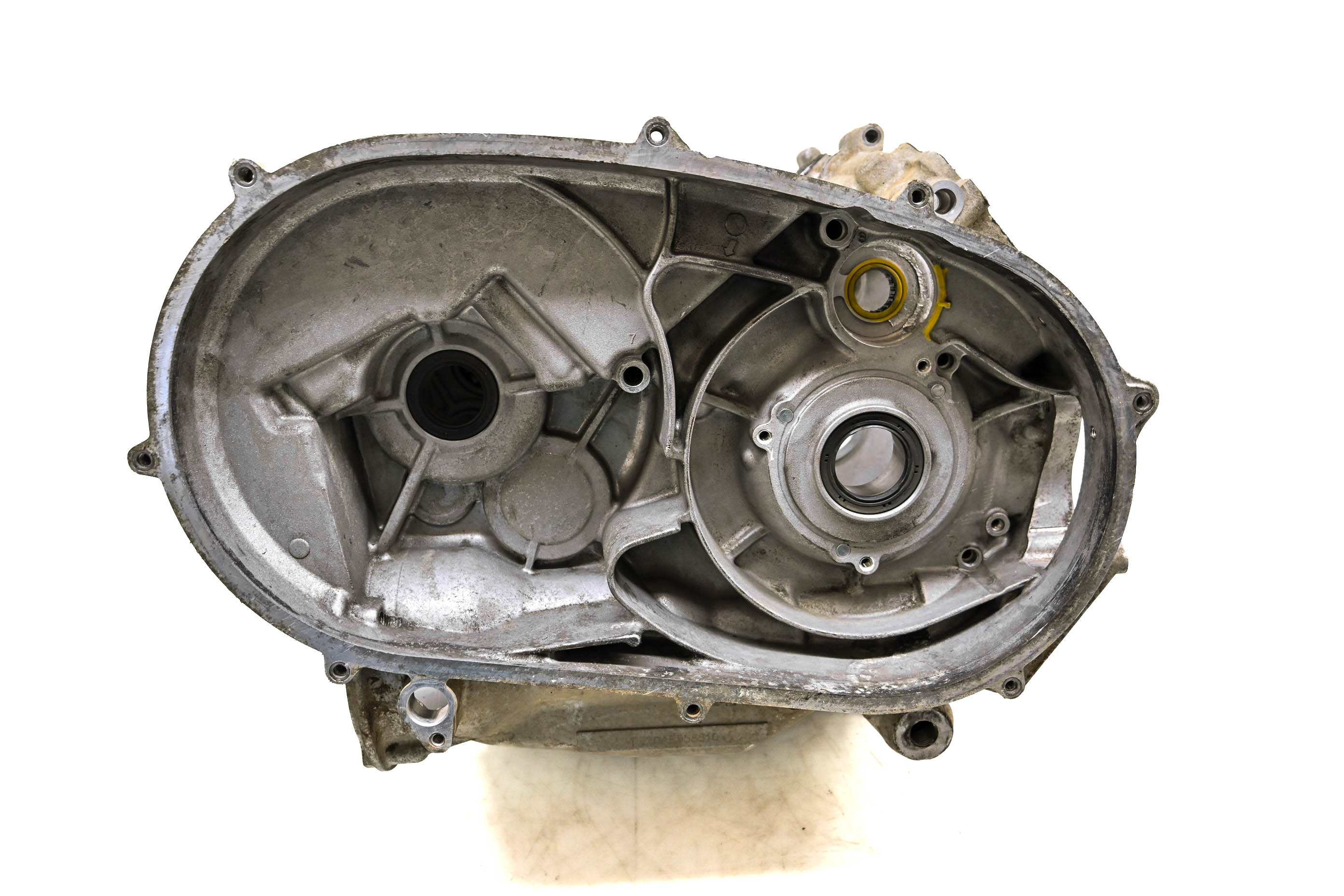 04 Arctic Cat 650 V2 4x4 Crankcase Center Crank Case