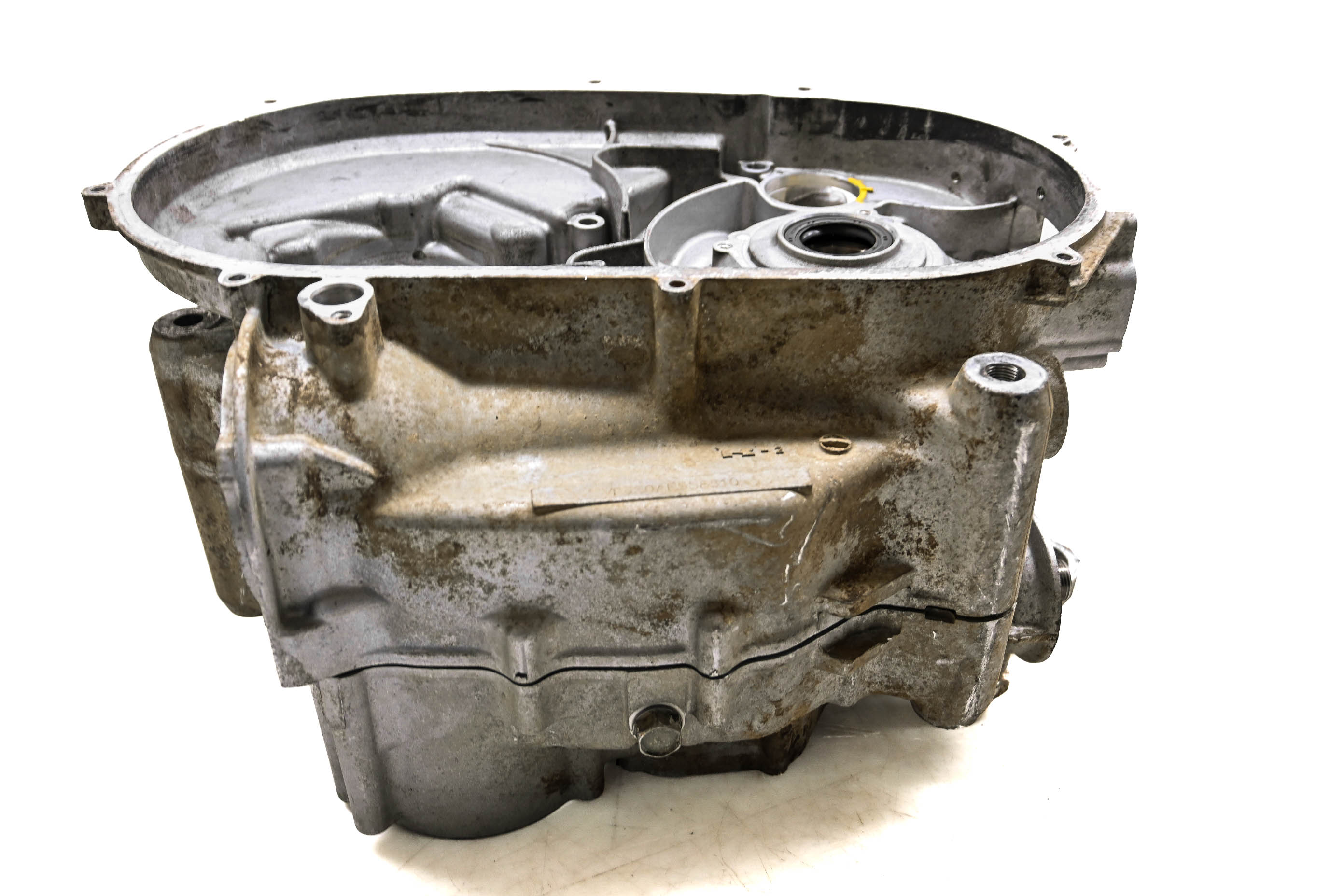 04 Arctic Cat 650 V2 4x4 Crankcase Center Crank Case
