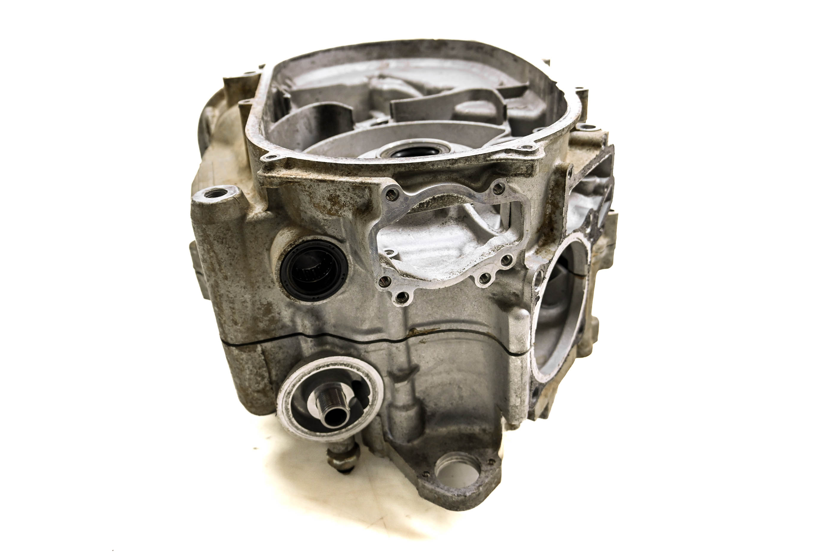 04 Arctic Cat 650 V2 4x4 Crankcase Center Crank Case