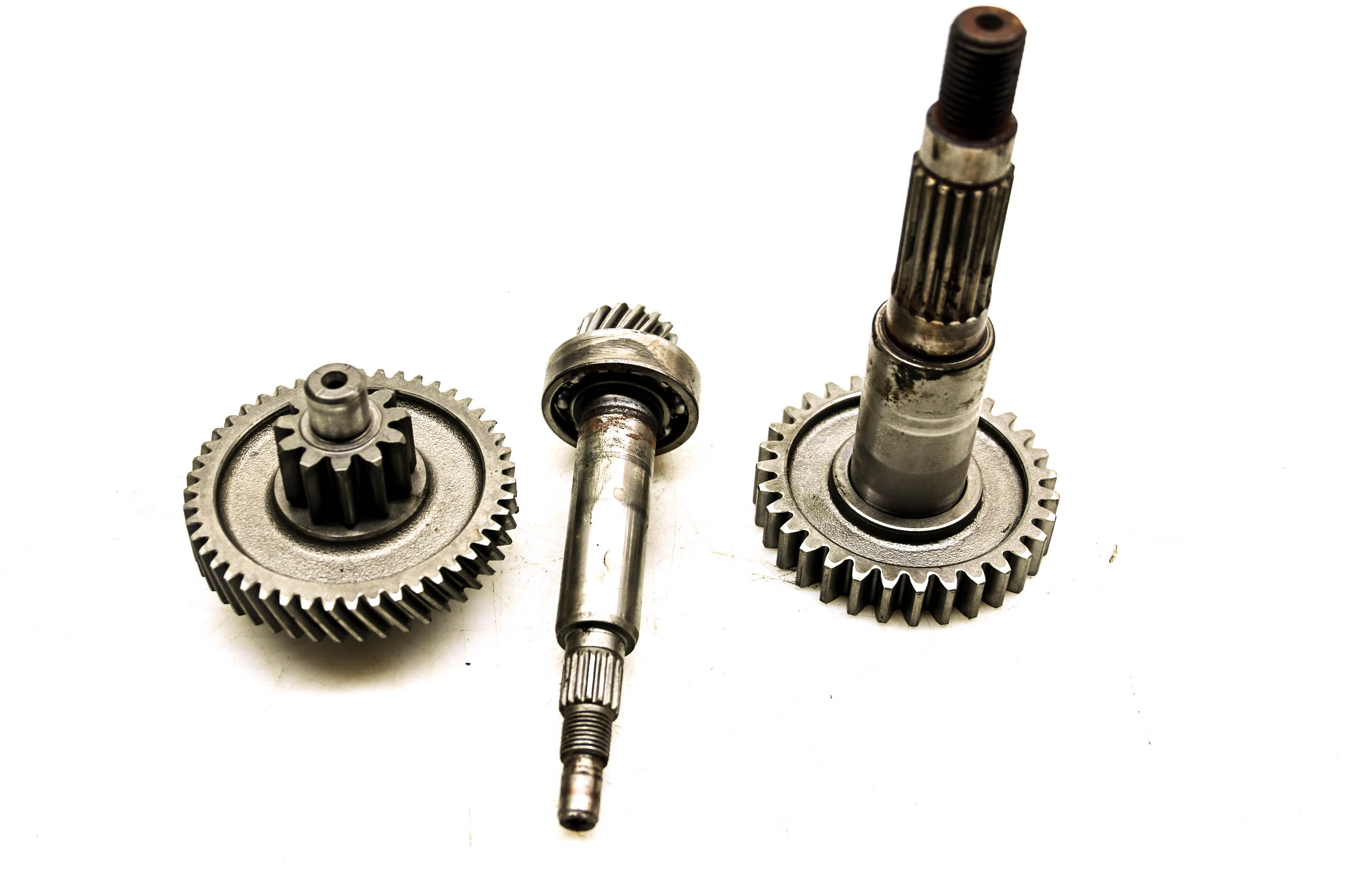 01 Polaris Sportsman 90 2x4 Transmission Bevel Gear & Output Shaft
