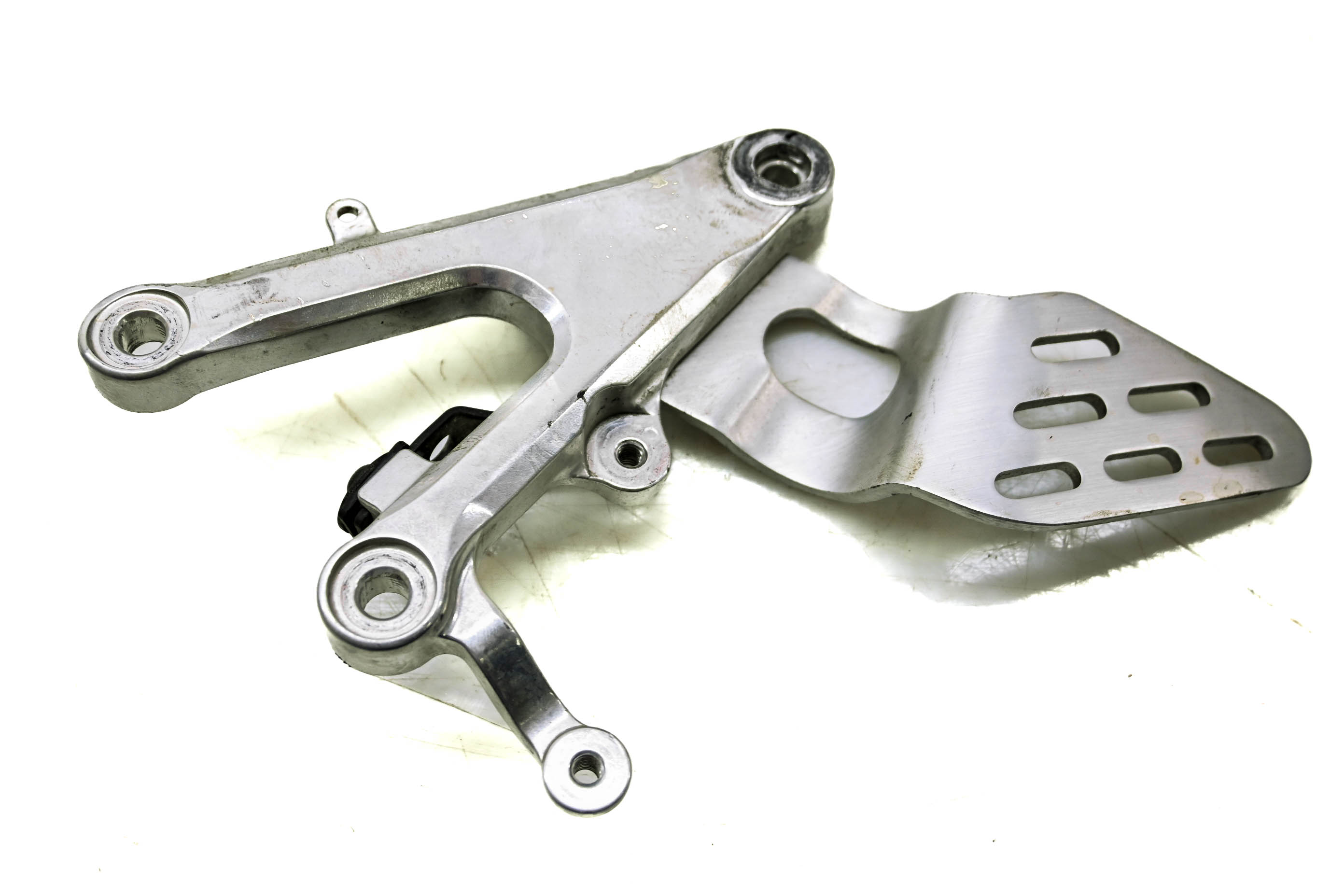 06 Yamaha YZF R6S Right Side Foot Peg Bracket Mount