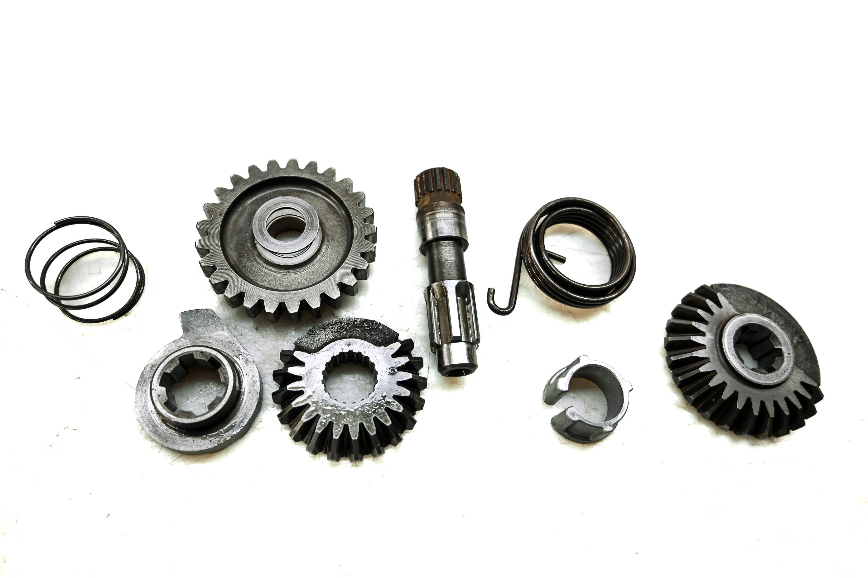 88 Suzuki Quadsport 230 2x4 Kick Start Gear Spindle LT230S