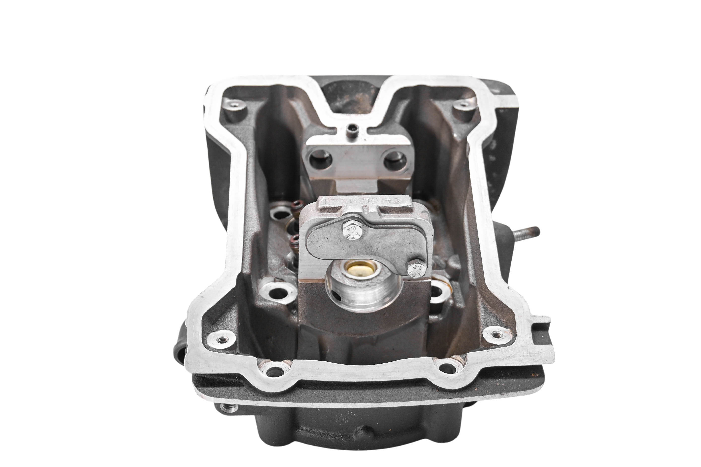 18 Harley Davidson XG750 Rear Cylinder Head