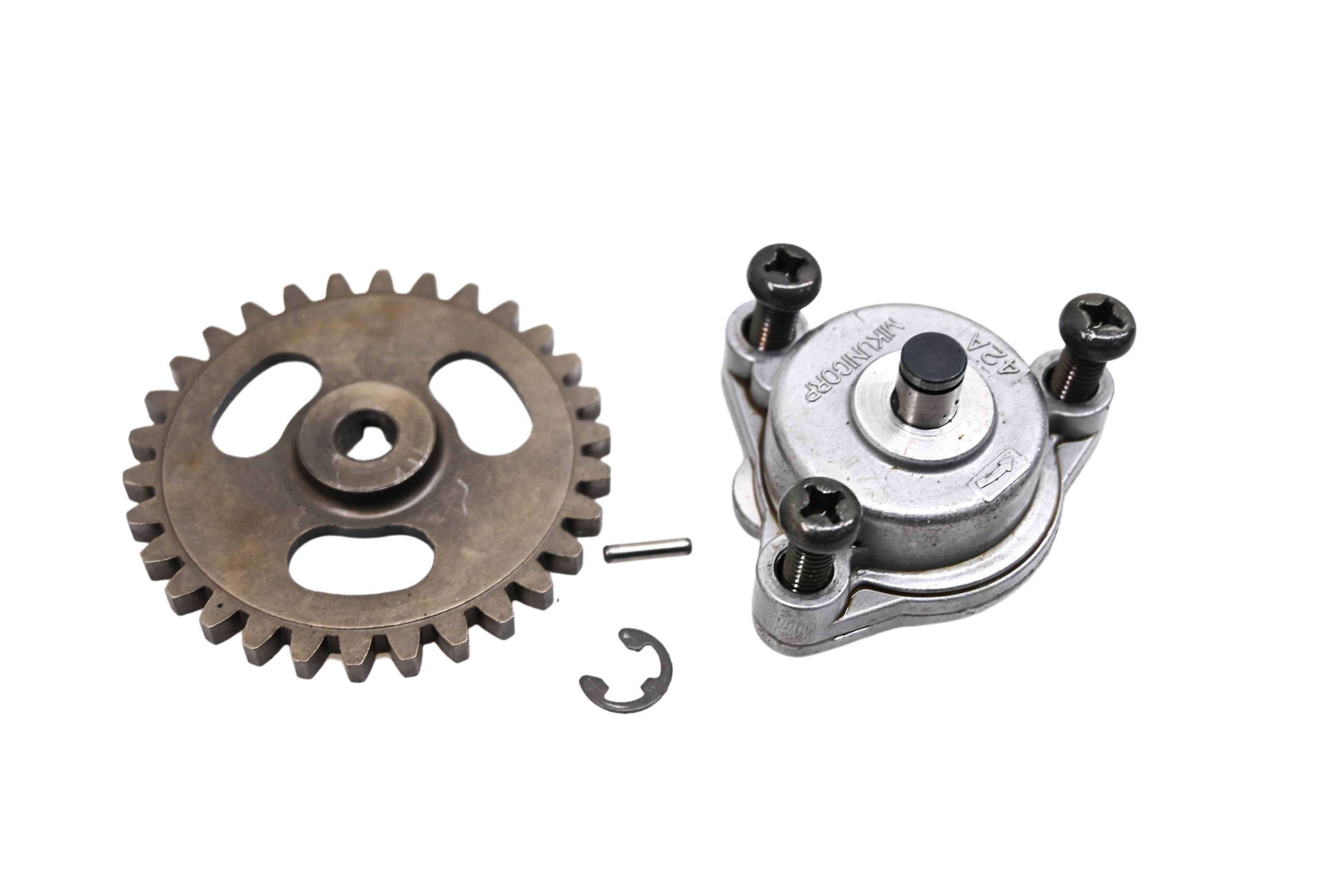 95 Suzuki DR125SE Oil Pump