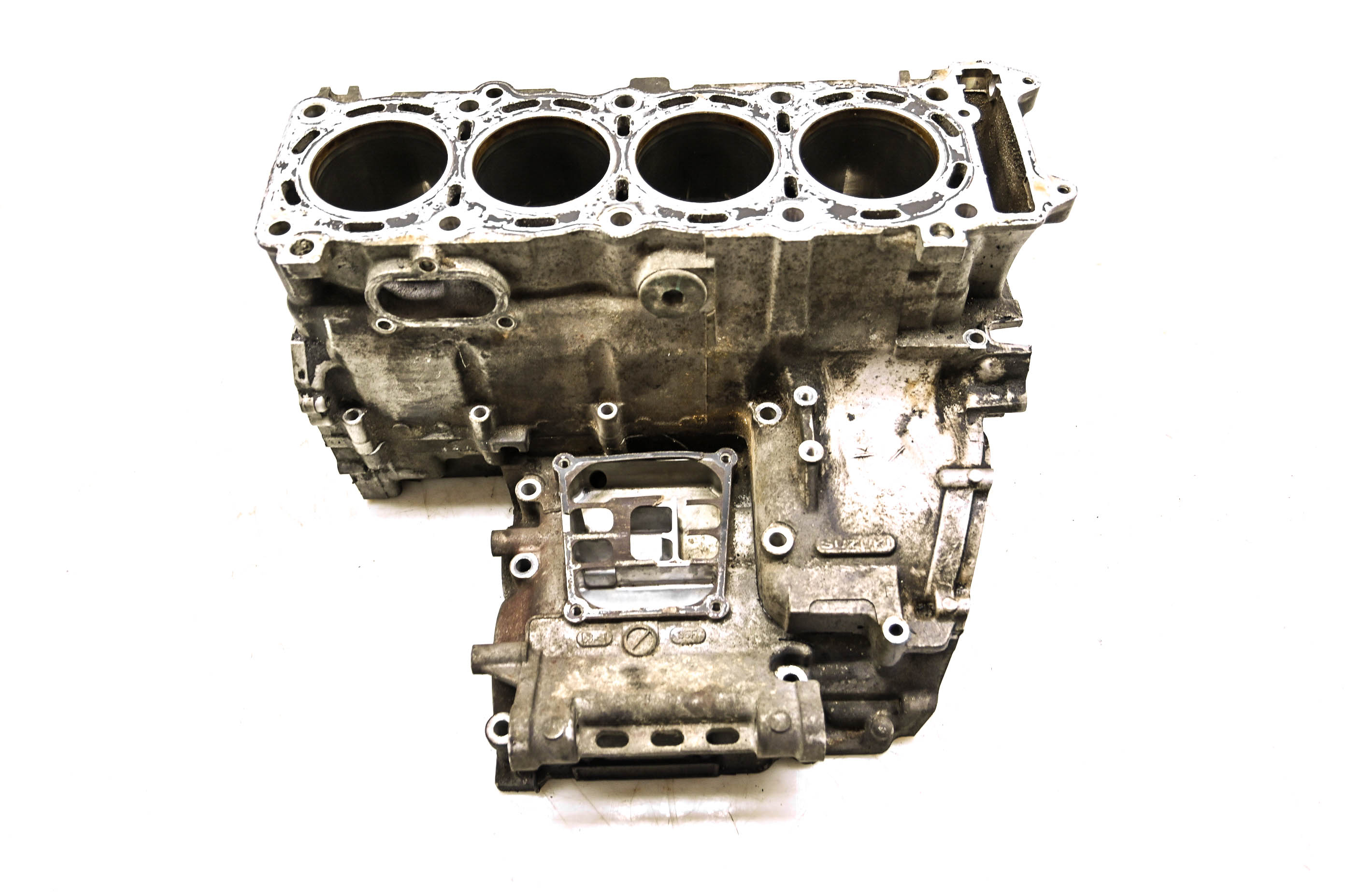 02 Suzuki GSXR600 Crankcase Center Crank Case & Cylinders