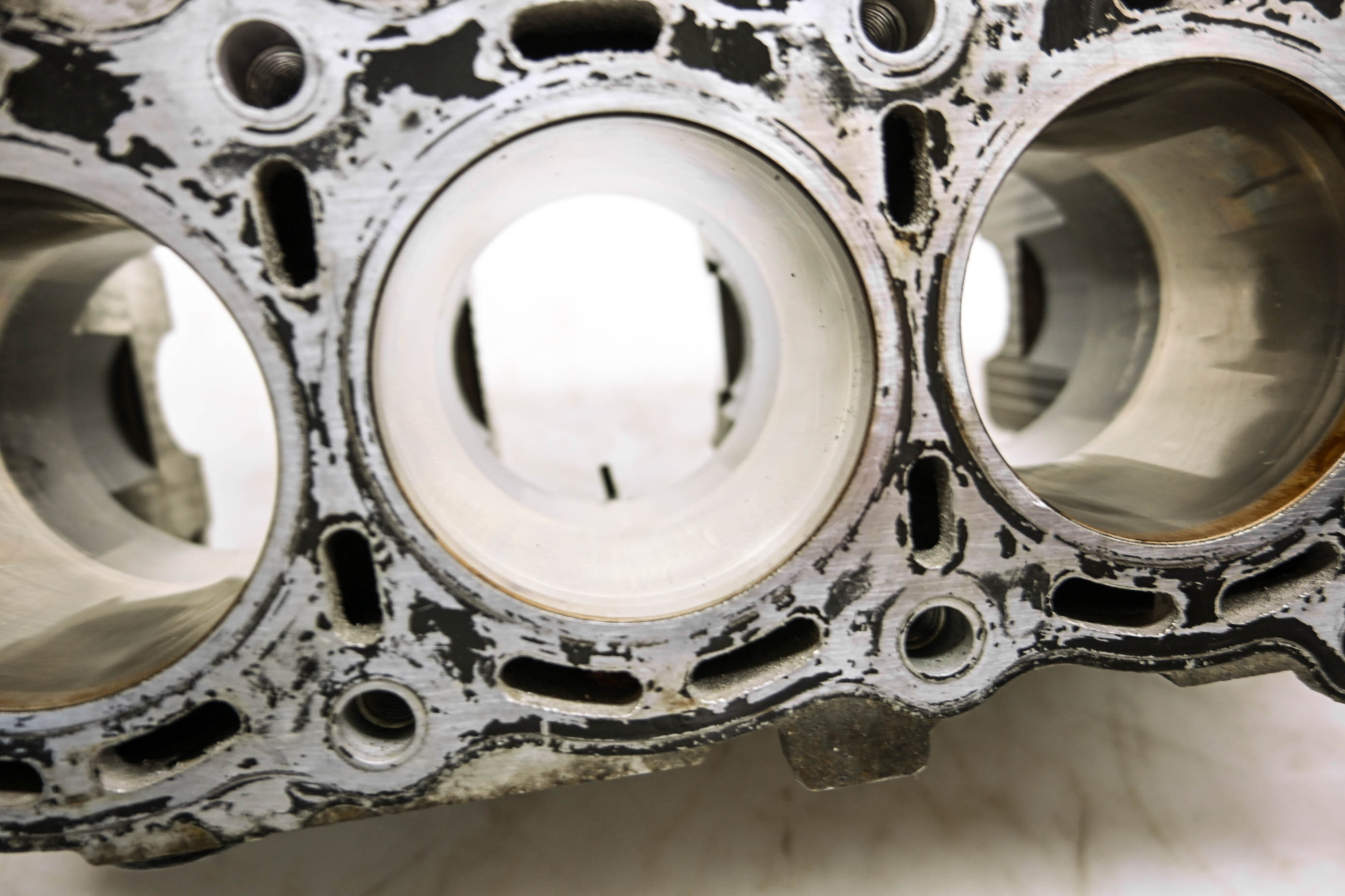 02 Suzuki GSXR600 Crankcase Center Crank Case & Cylinders