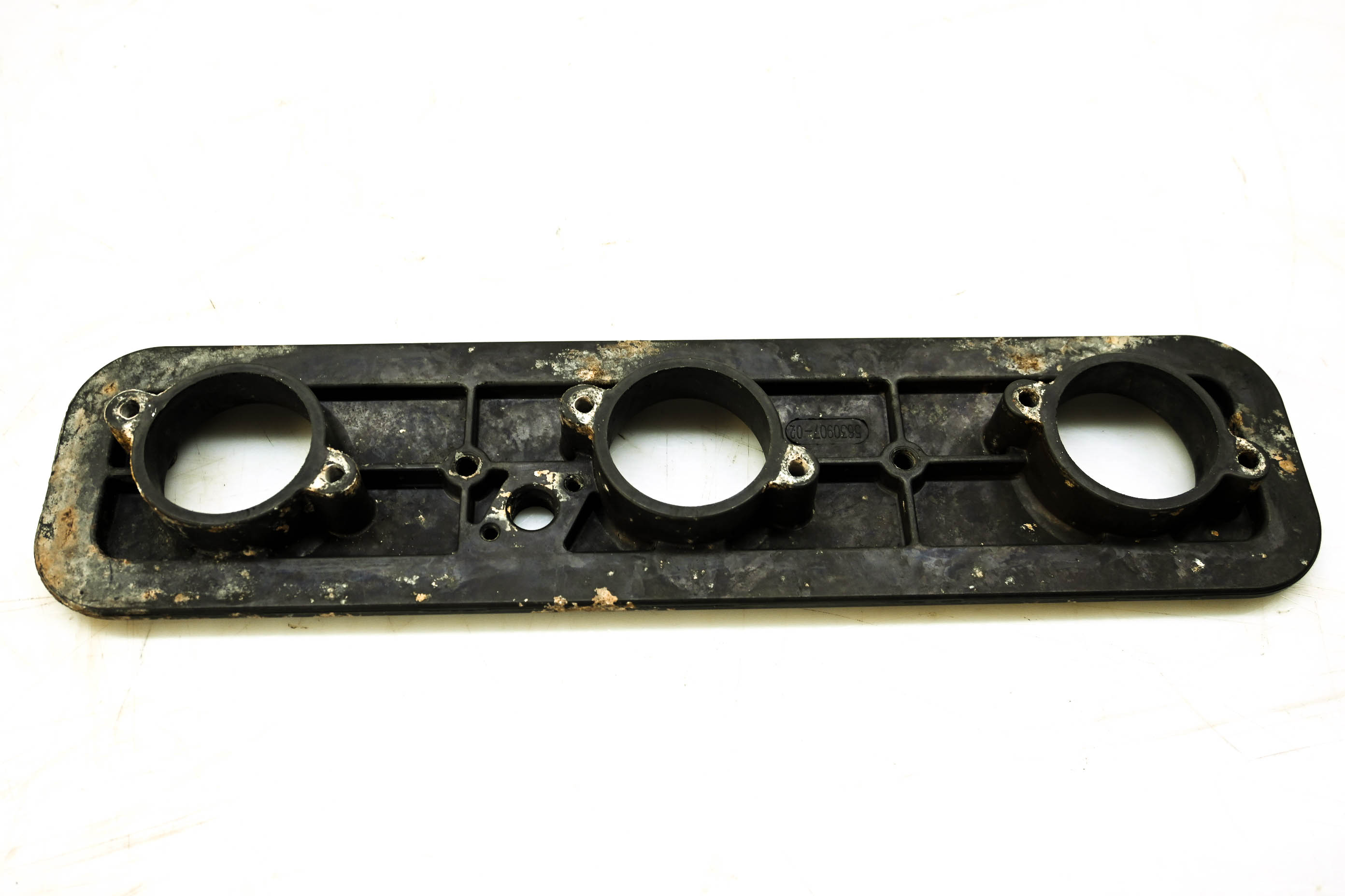 02 Polaris Genesis I 4-Pass Air Filter Base Cover